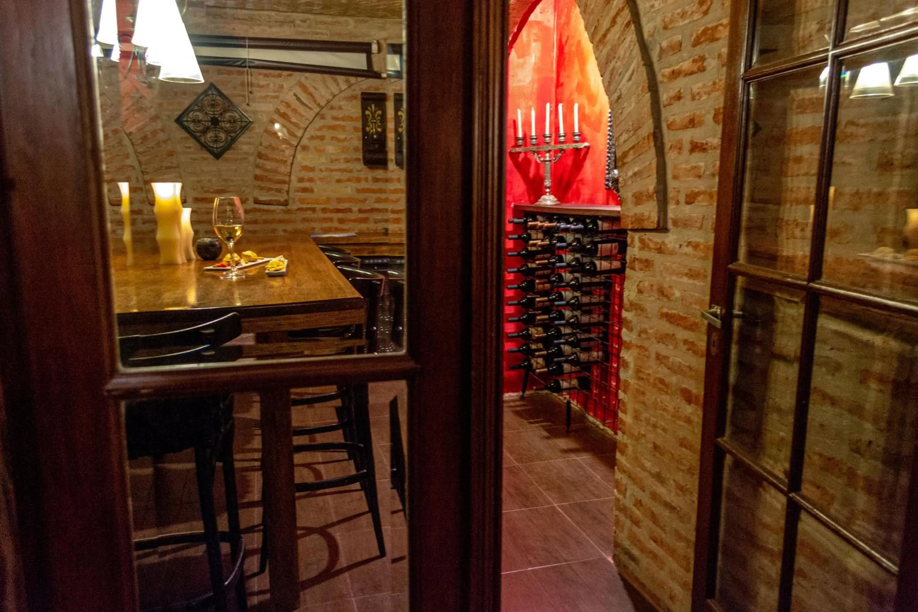 Kitchen or kitchenette in Miravida Soho Hotel & Wine Bar