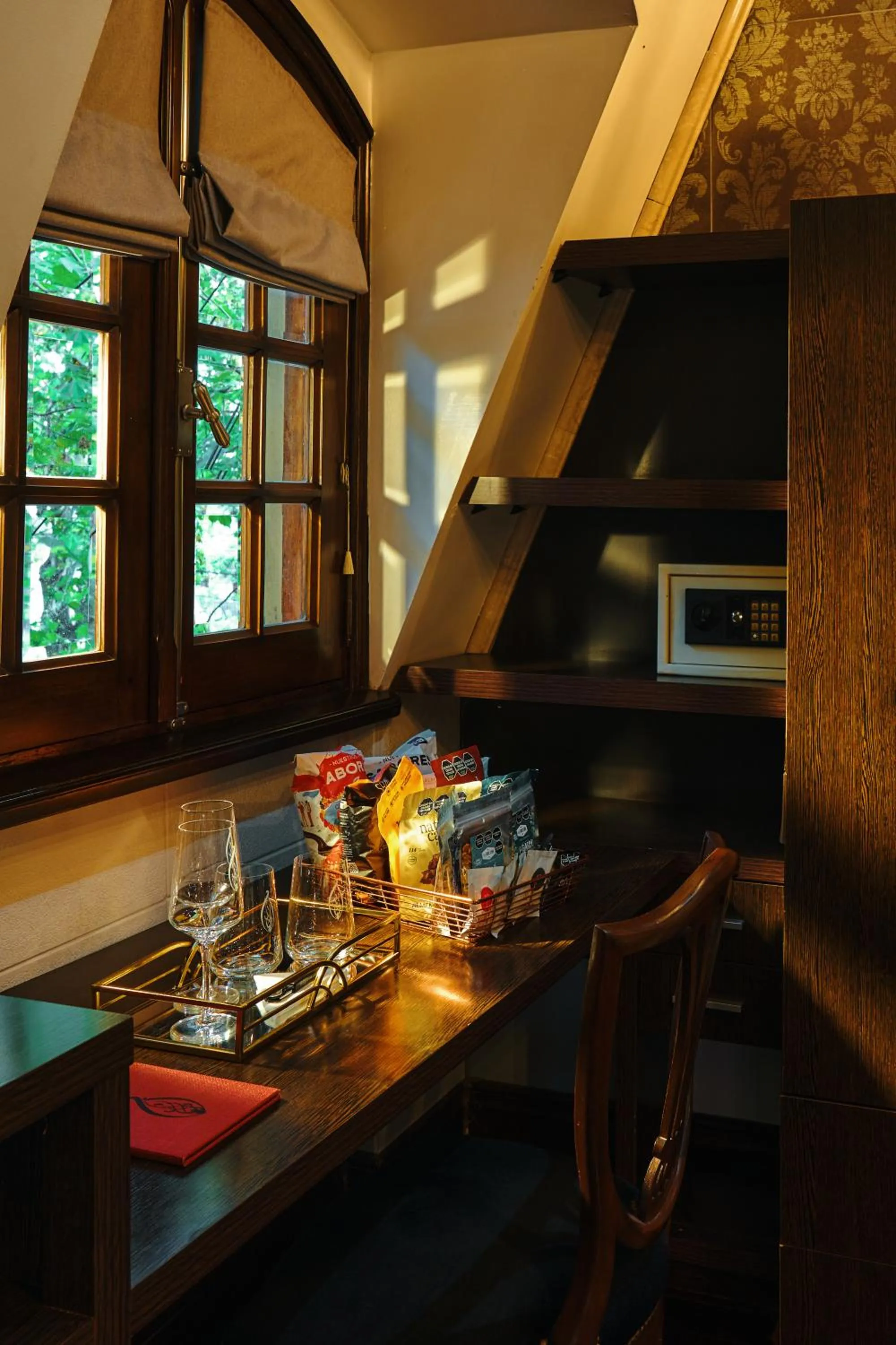 Seating area in Miravida Soho Hotel & Wine Bar