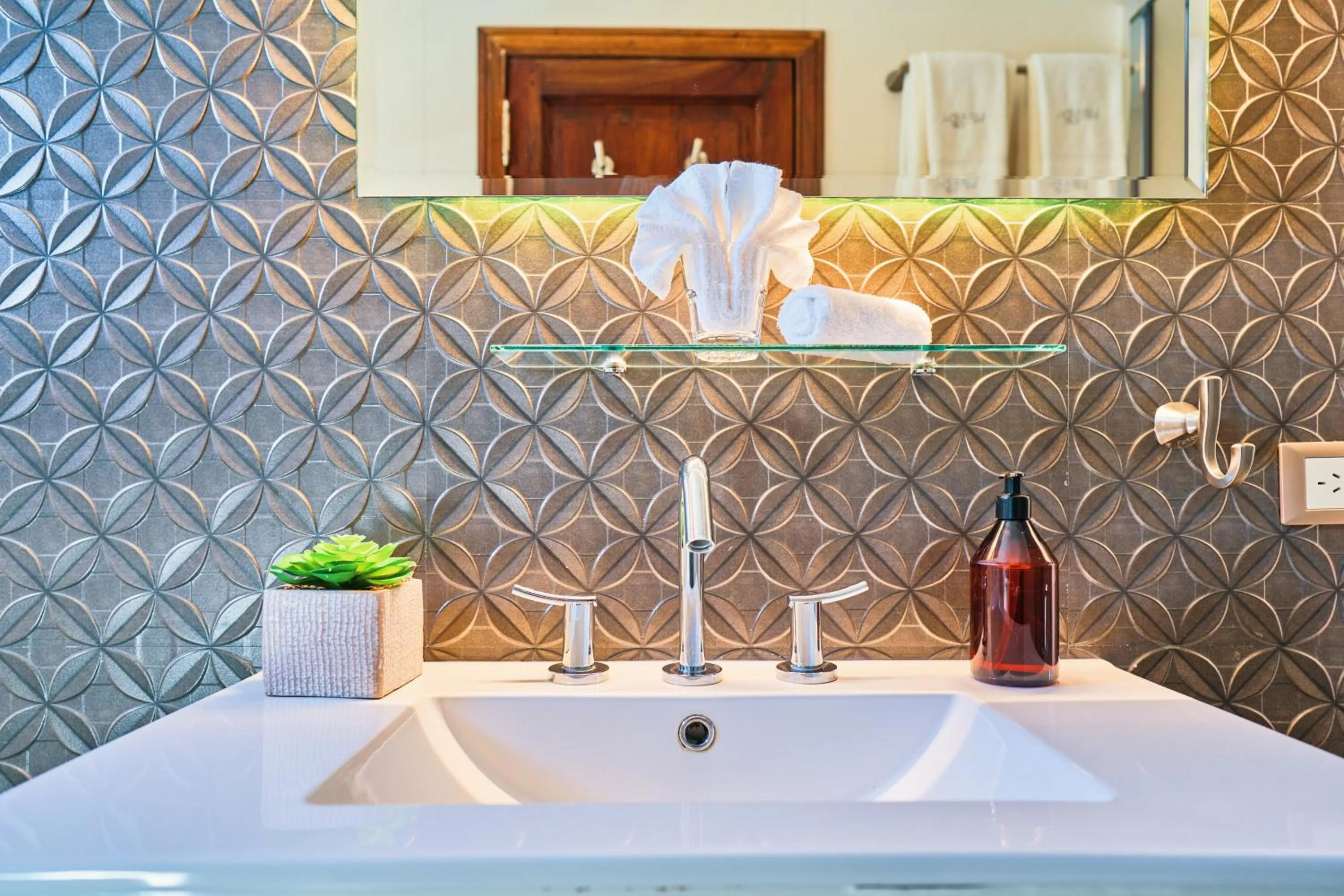 Bathroom in Miravida Soho Hotel & Wine Bar