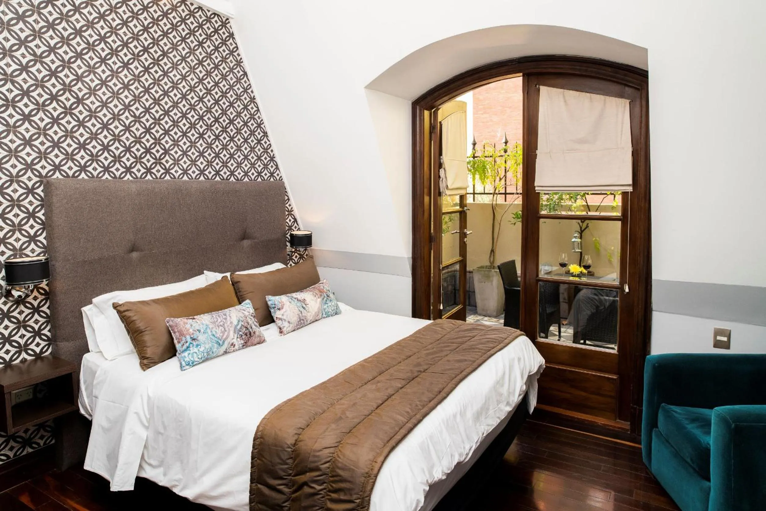 Bed in Miravida Soho Hotel & Wine Bar