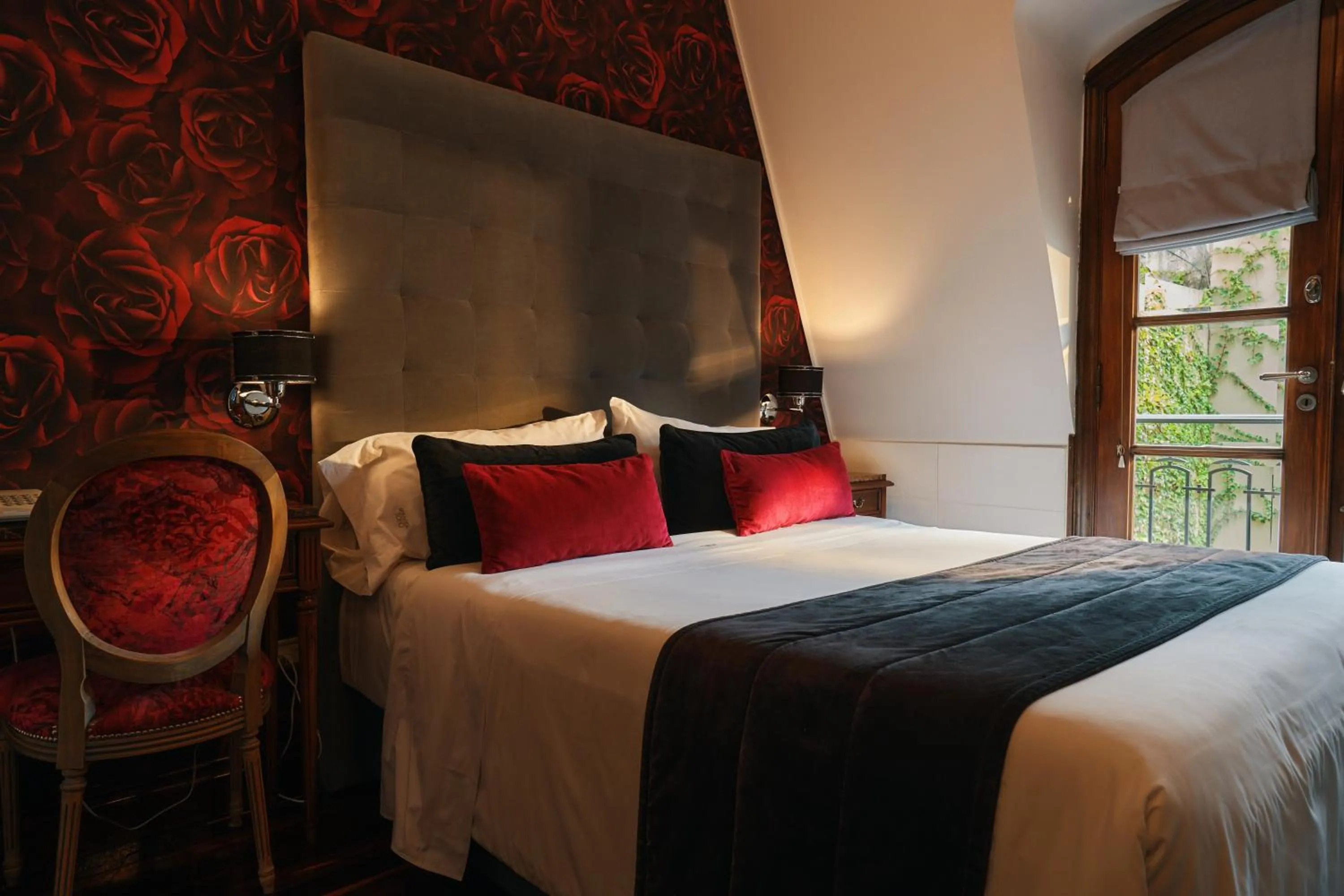 Bed in Miravida Soho Hotel & Wine Bar