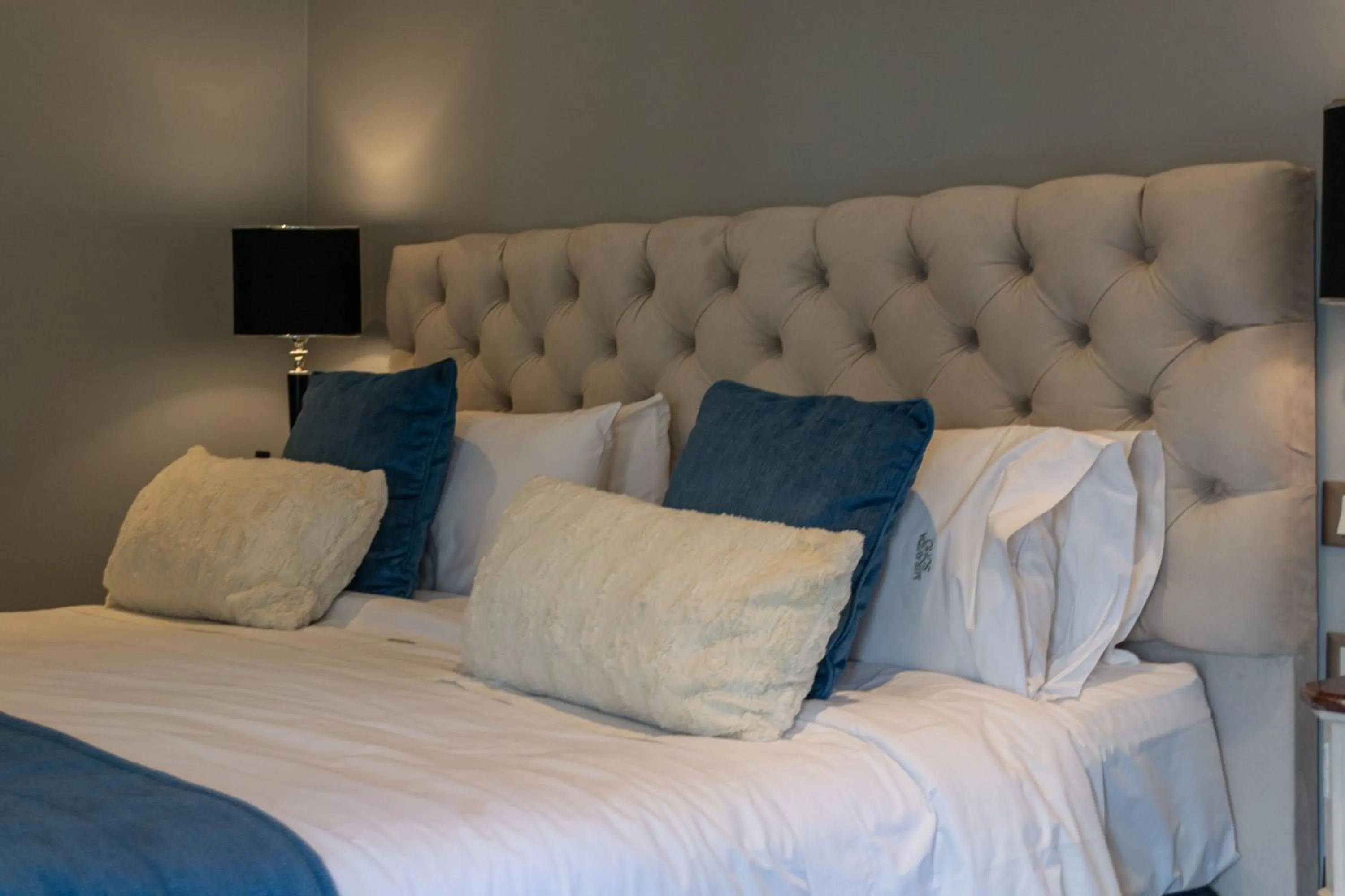 Bed in Miravida Soho Hotel & Wine Bar