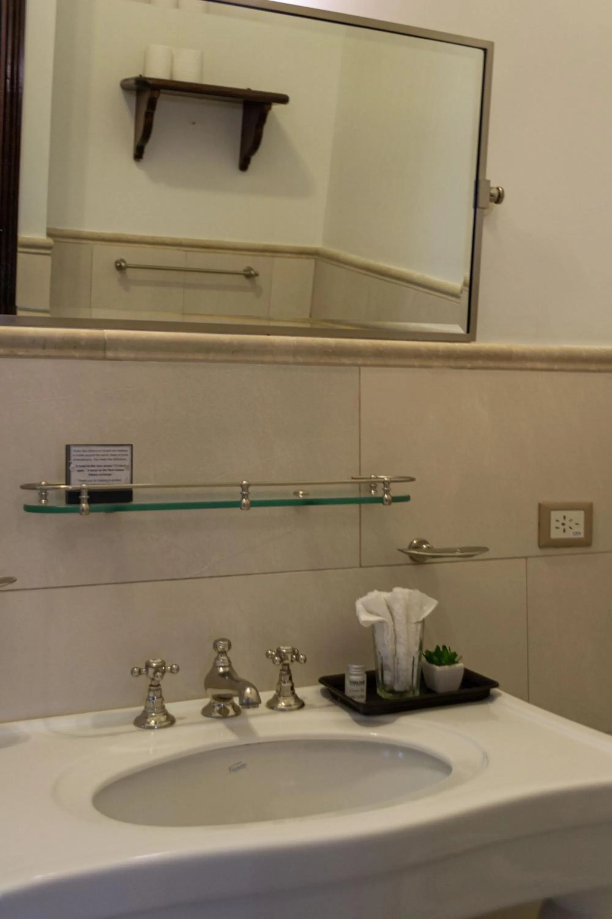 Bathroom in Miravida Soho Hotel & Wine Bar