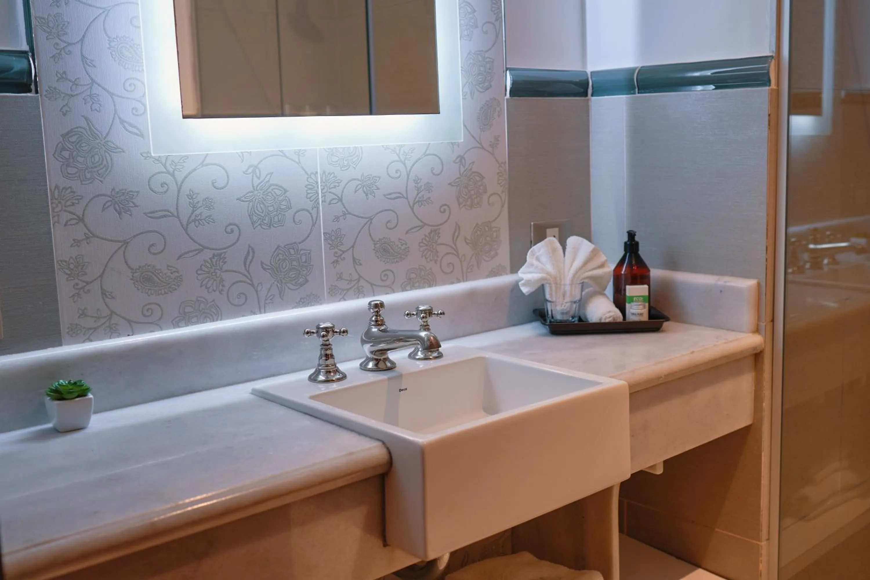 Bathroom in Miravida Soho Hotel & Wine Bar