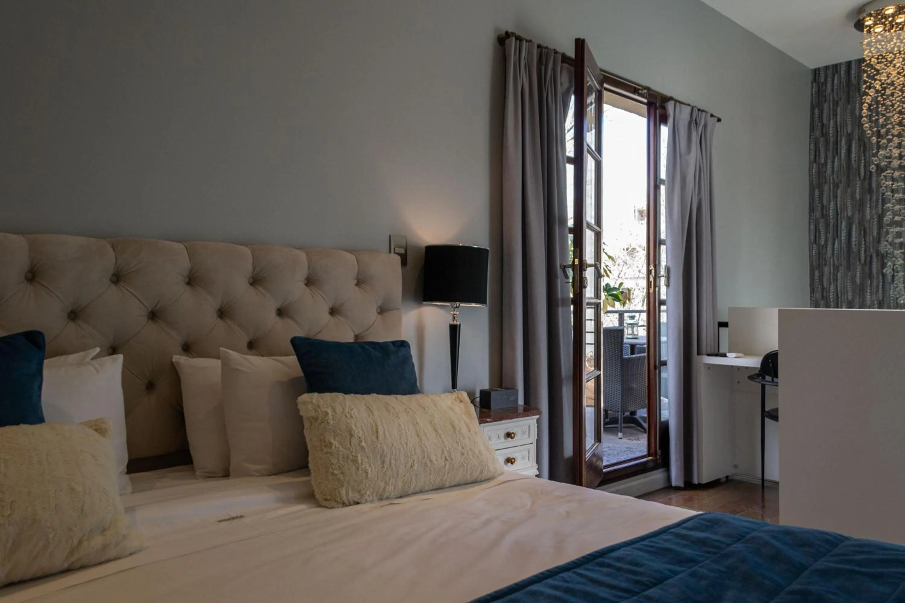 Bed in Miravida Soho Hotel & Wine Bar