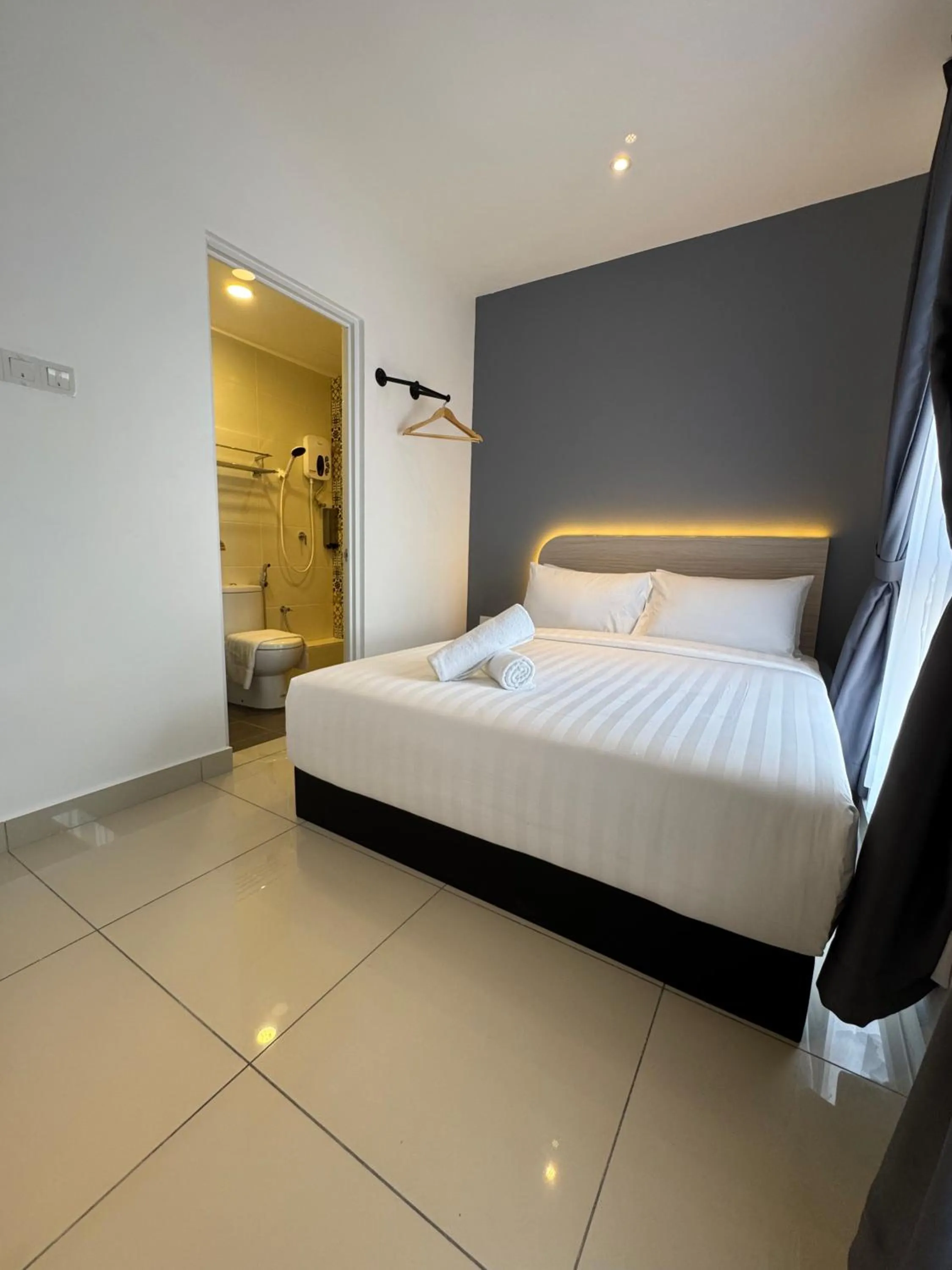 Bed in Maca Hotel by Sky Hive
