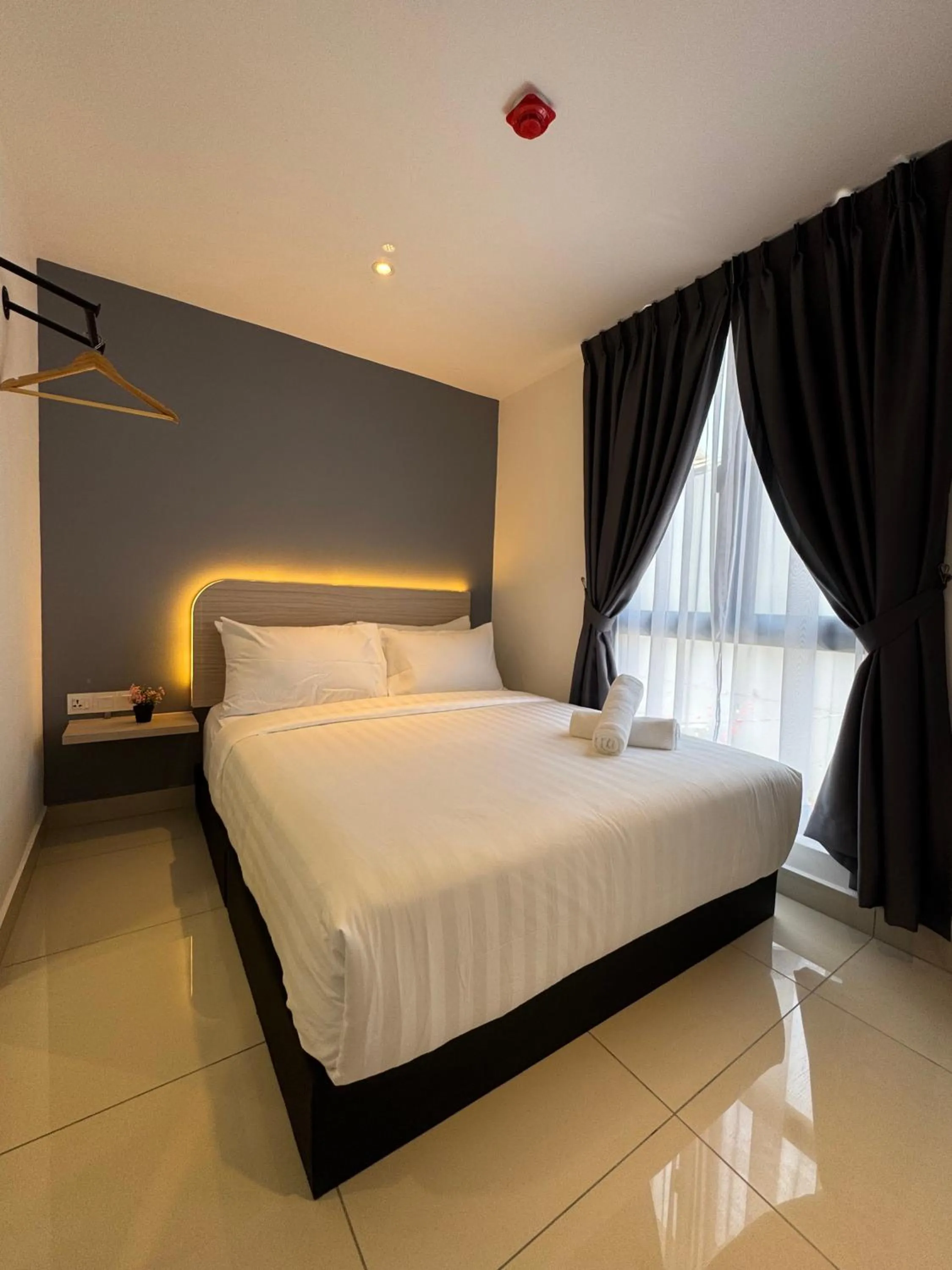 Bed in Maca Hotel by Sky Hive