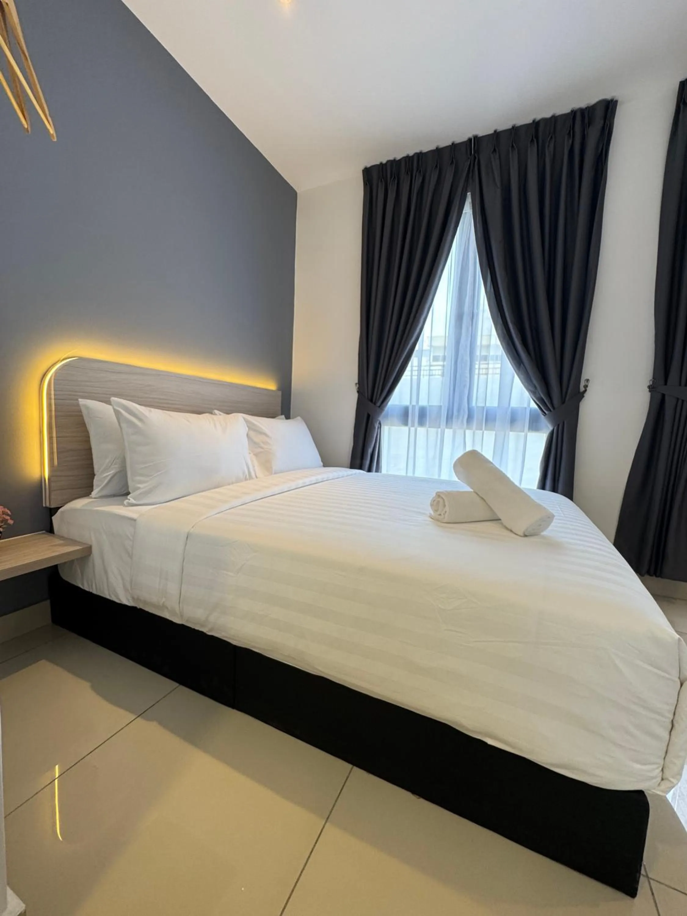 Bed in Maca Hotel by Sky Hive