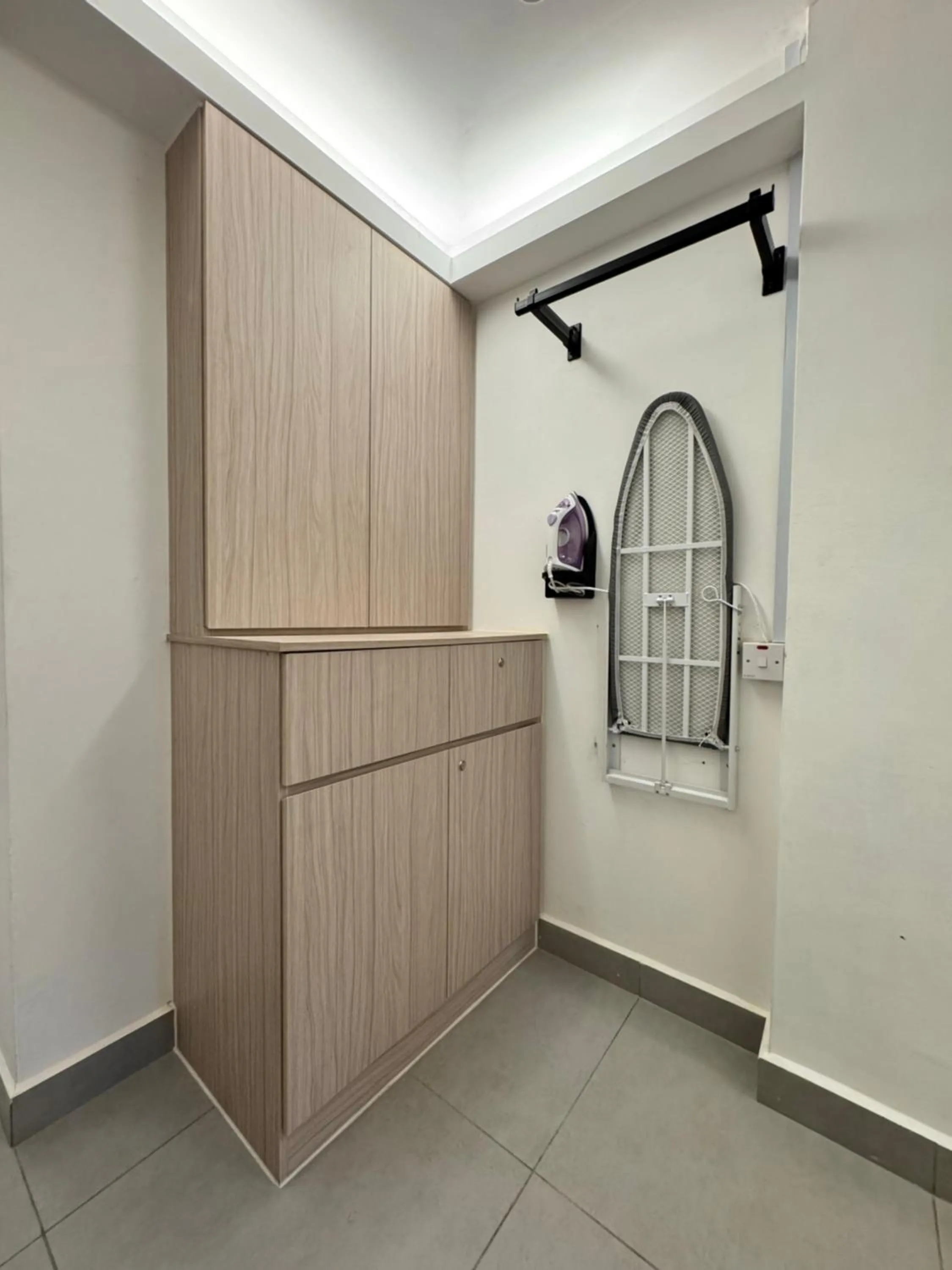 flat iron in Maca Hotel by Sky Hive