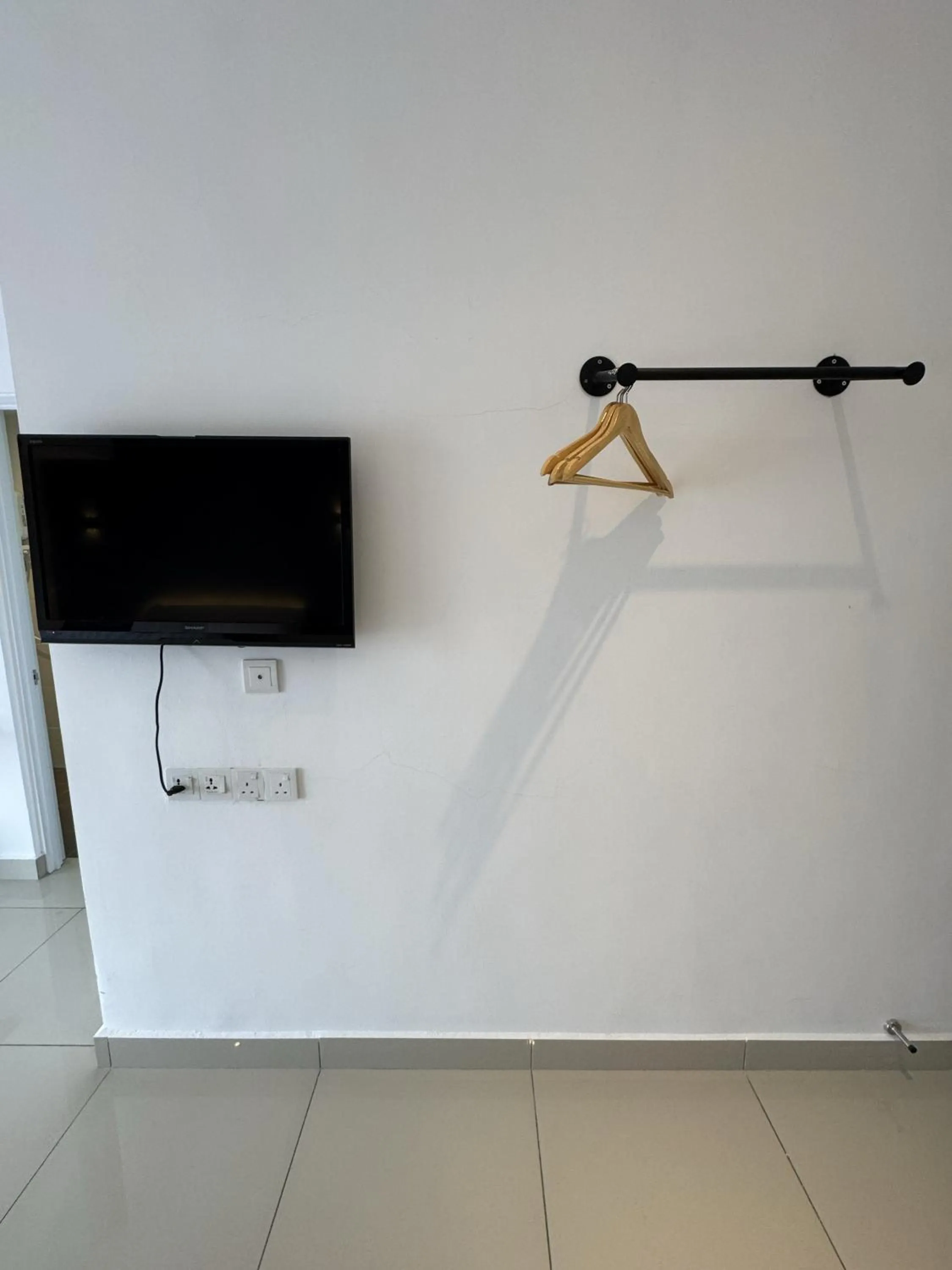 TV and multimedia in Maca Hotel by Sky Hive