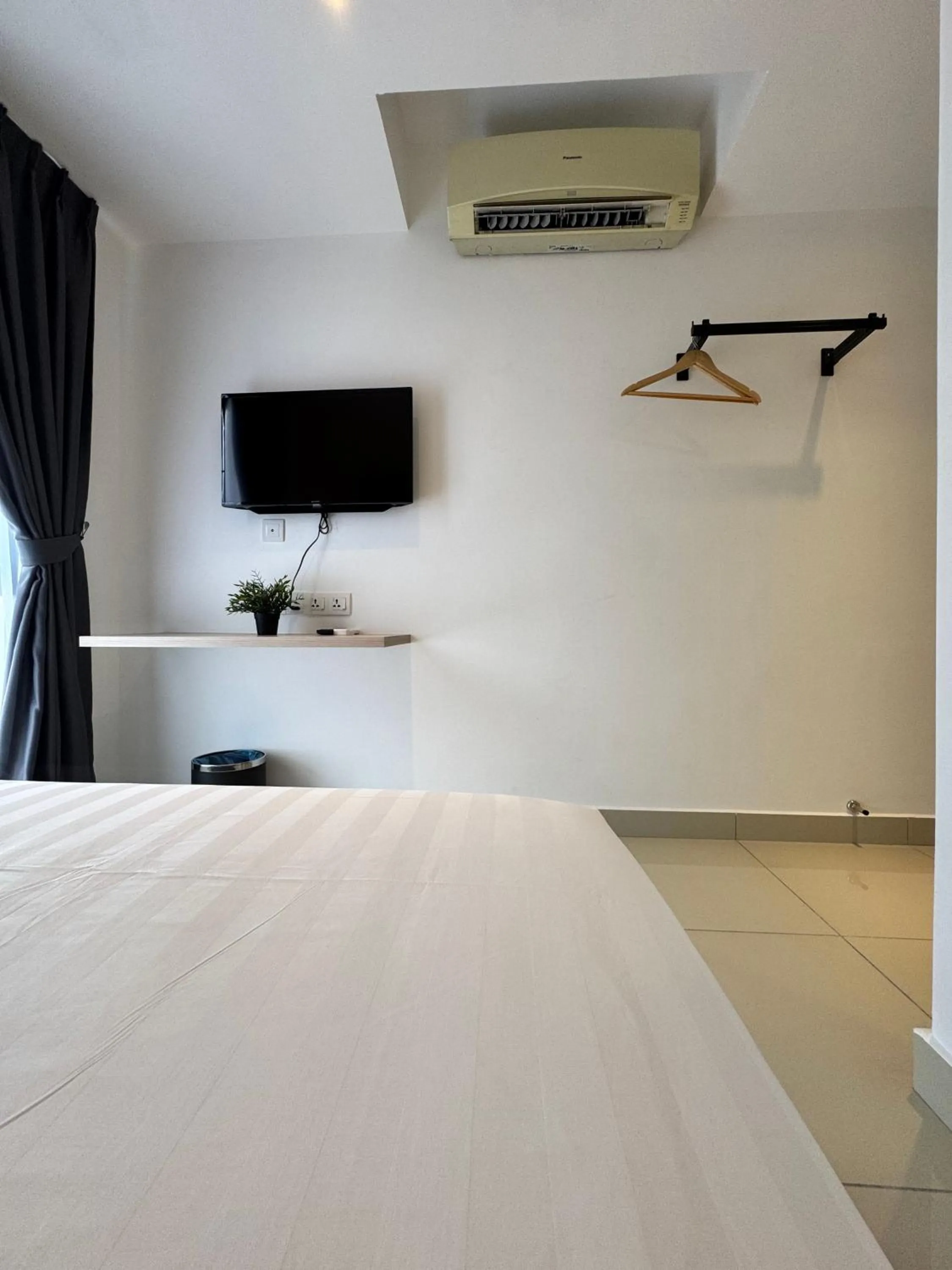 Bed in Maca Hotel by Sky Hive