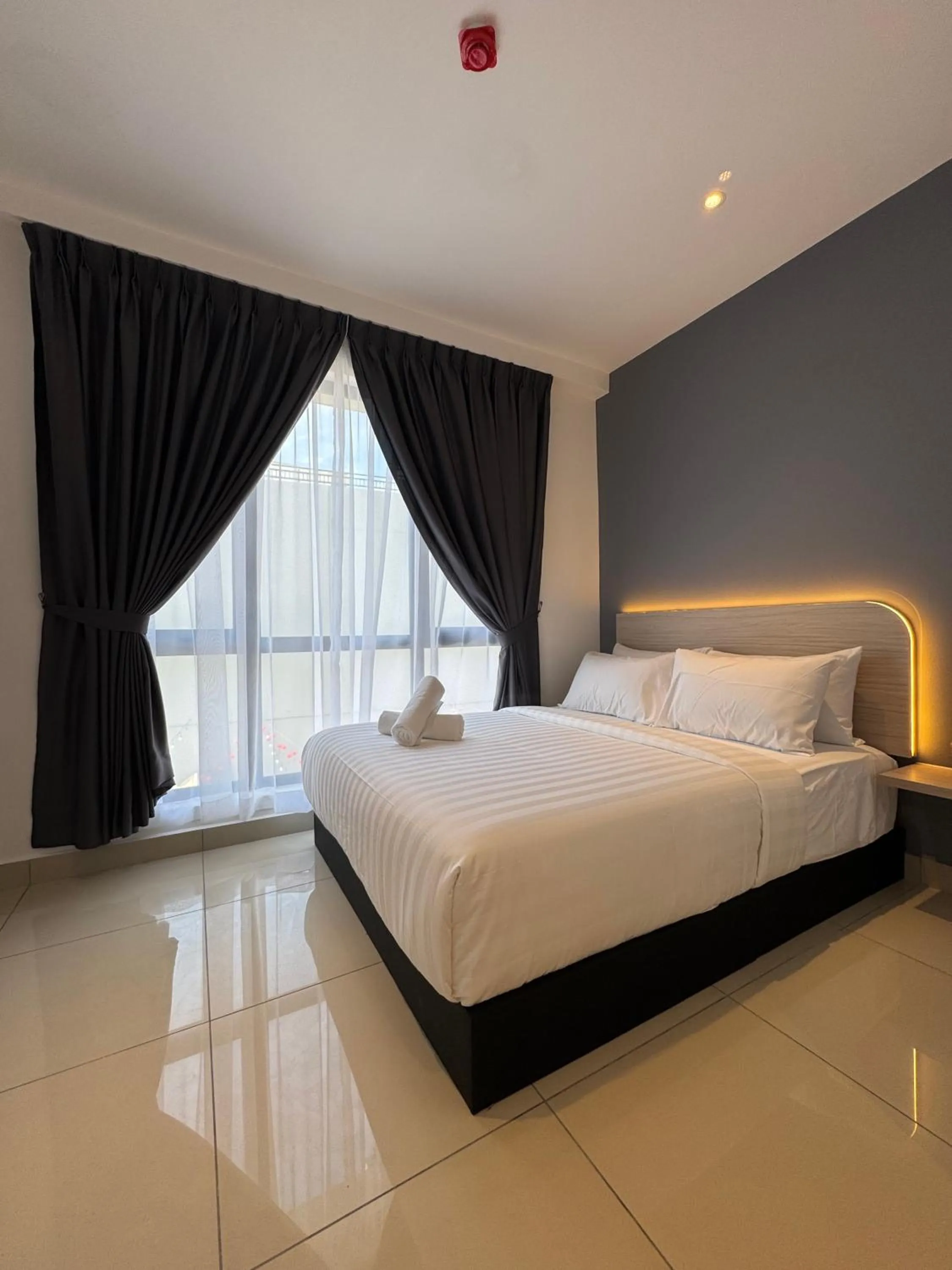Bed in Maca Hotel by Sky Hive