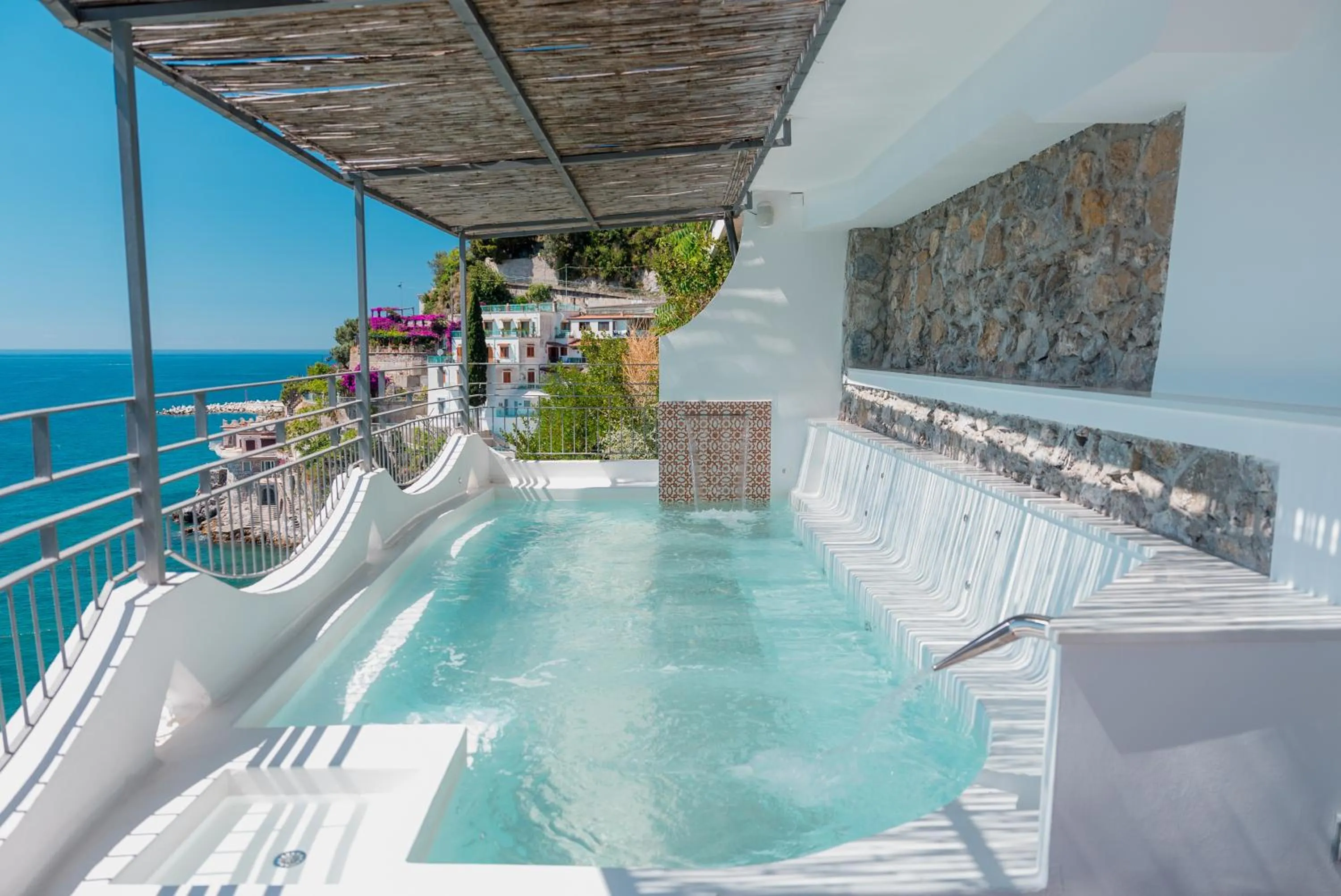 Hot Tub in Hotel Cetus