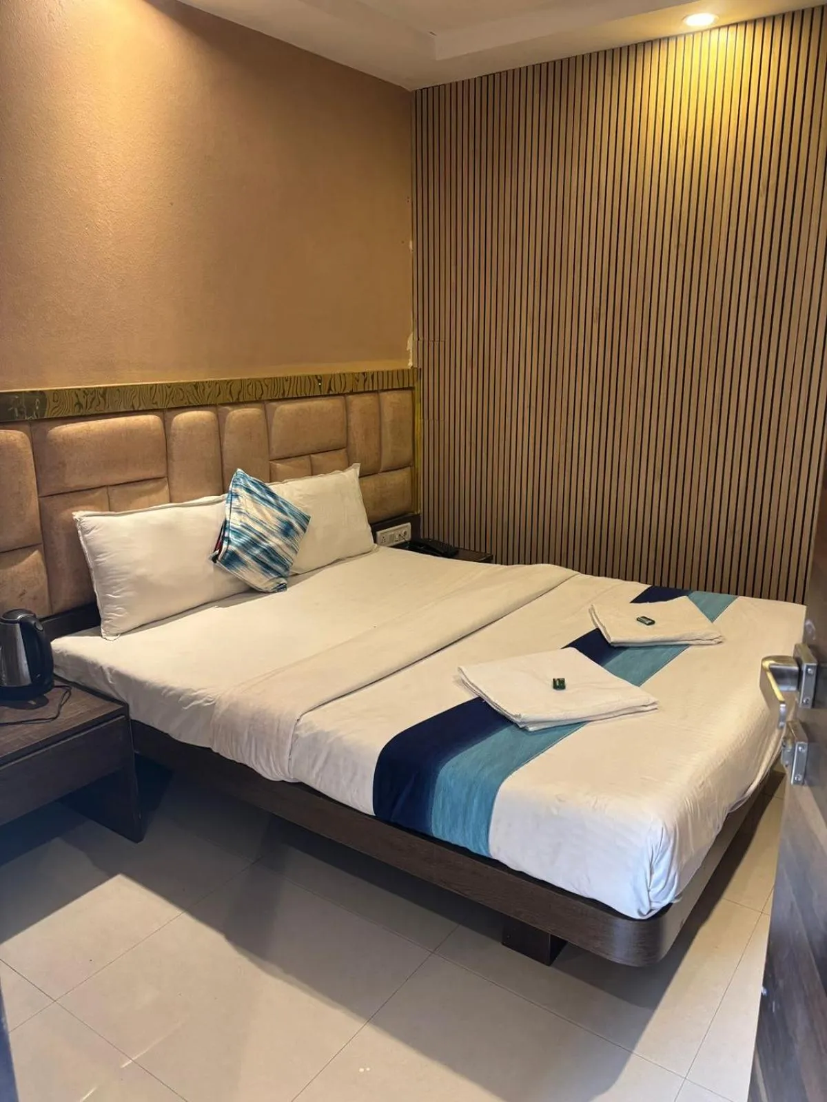 Bed in Hotel Prime Residency