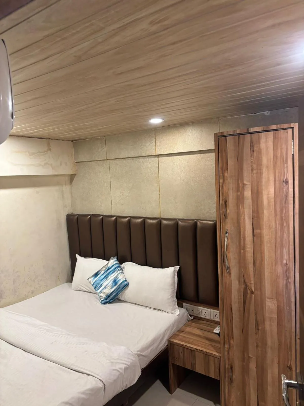 Bed in Hotel Prime Residency