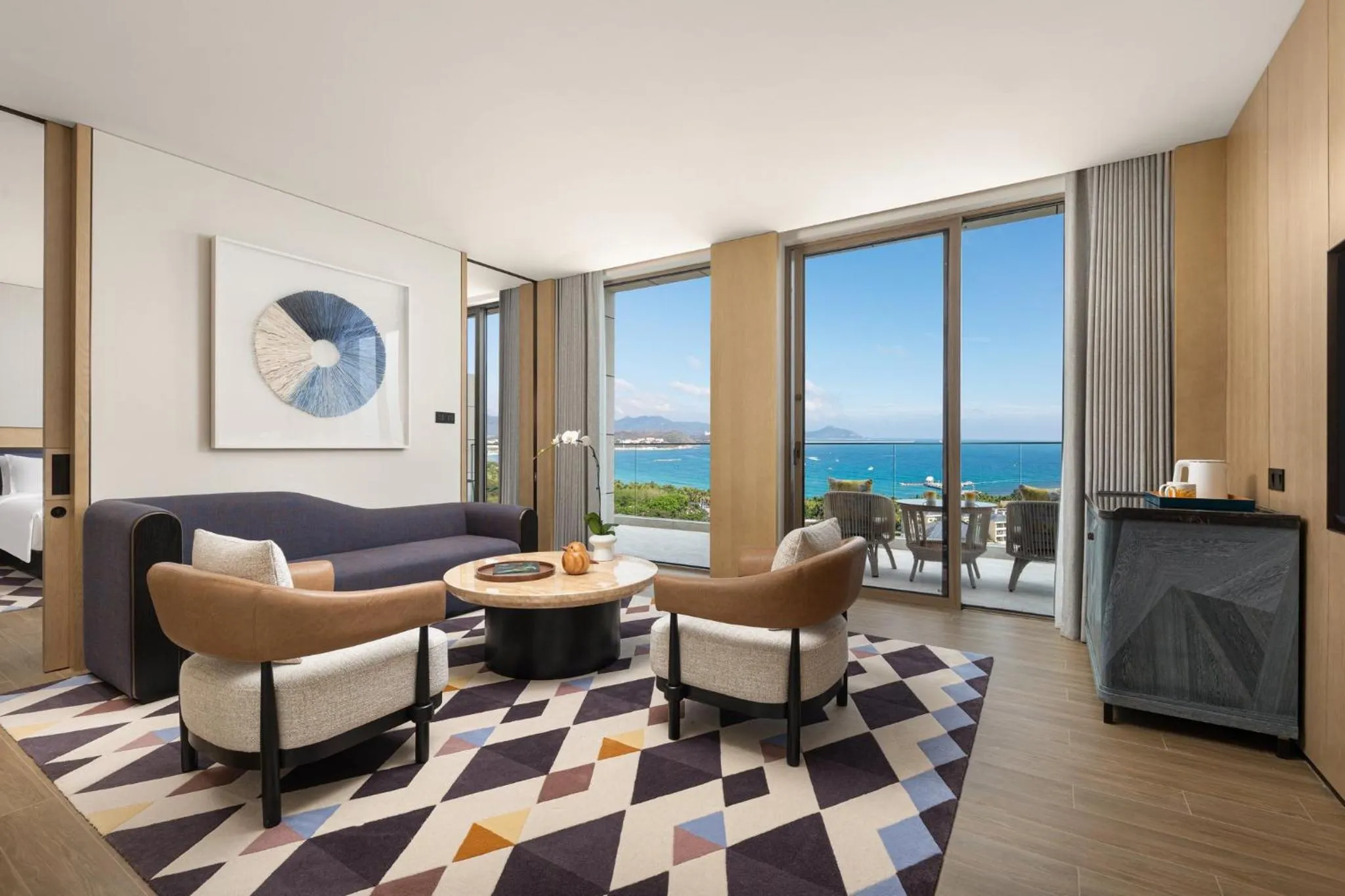 Photo of the whole room in voco Sanya Dadonghai by IHG