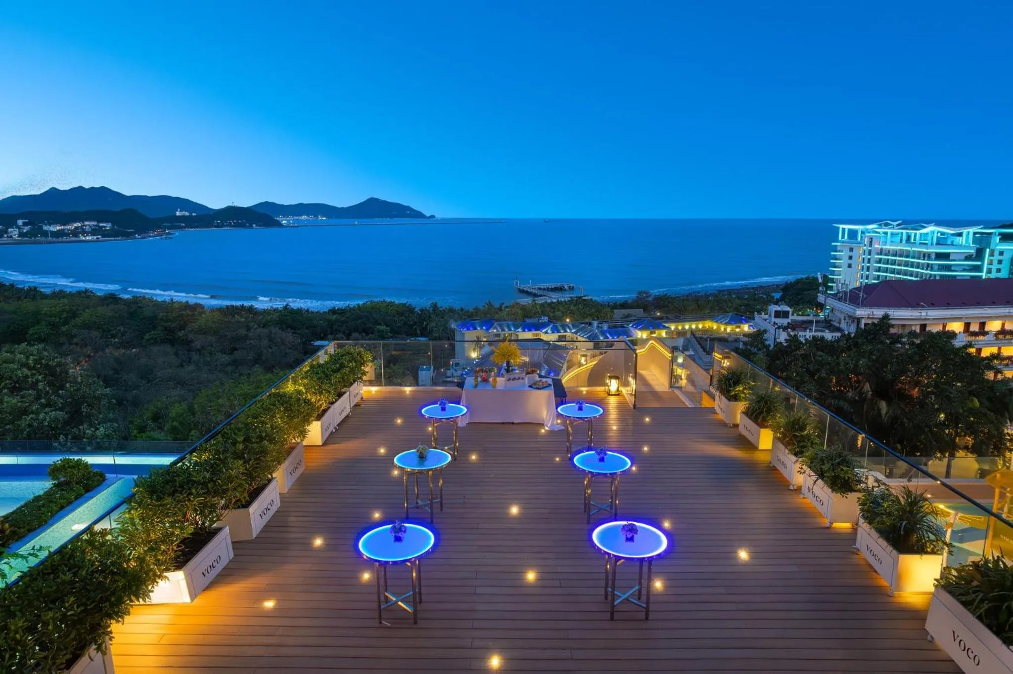 Lobby or reception in voco Sanya Dadonghai by IHG