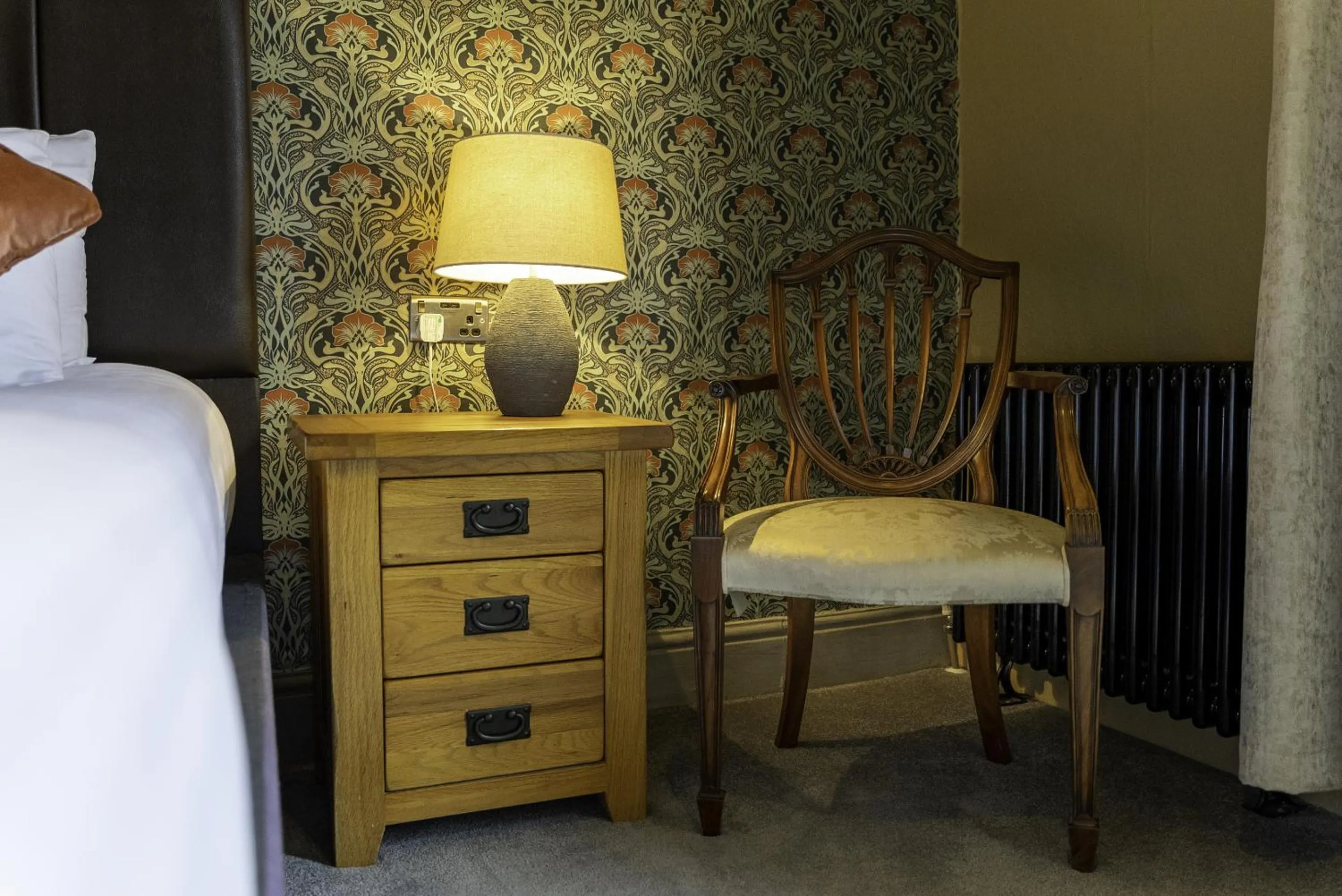 Bedroom, Bed in Duke William Hotel