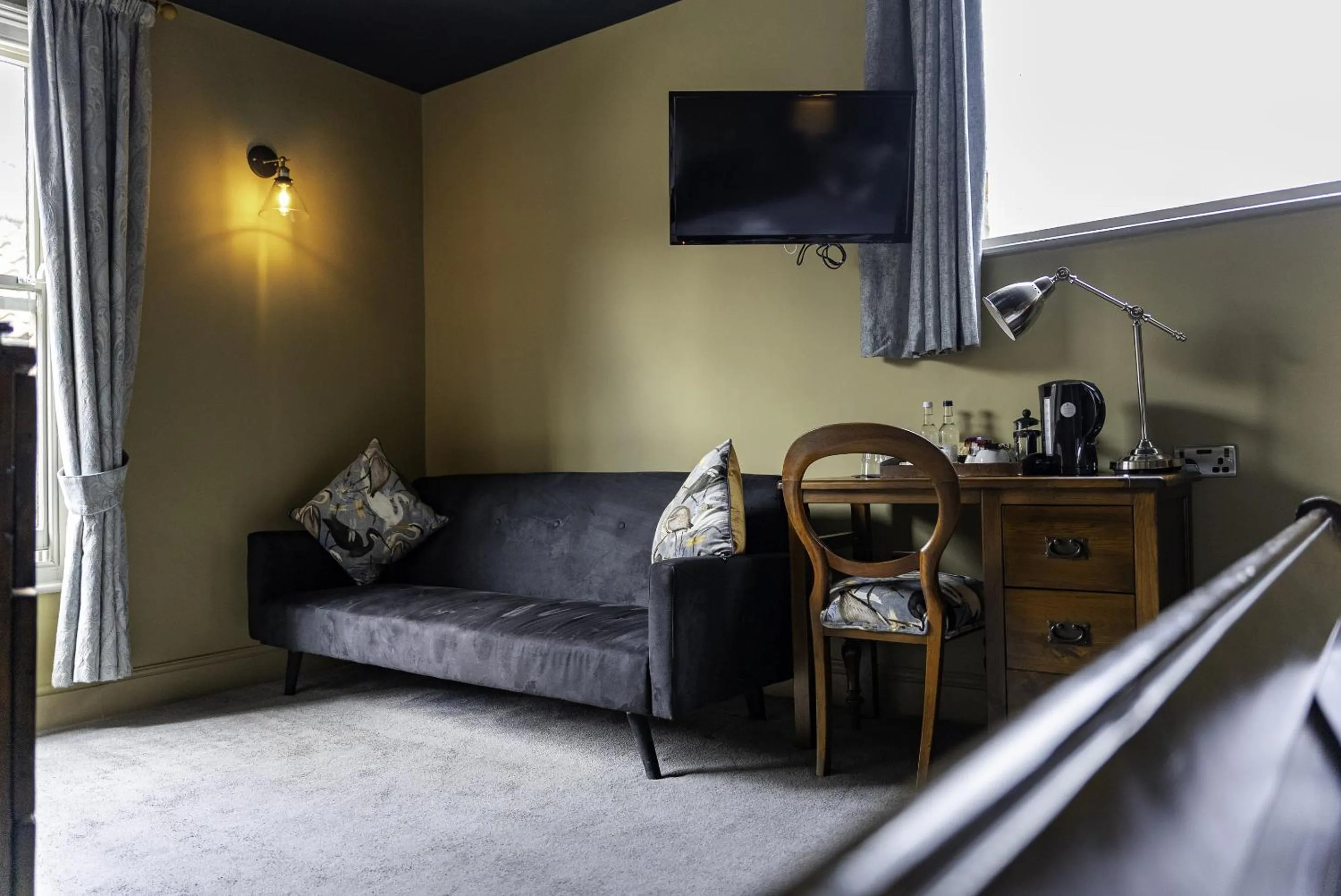 Bedroom in Duke William Hotel