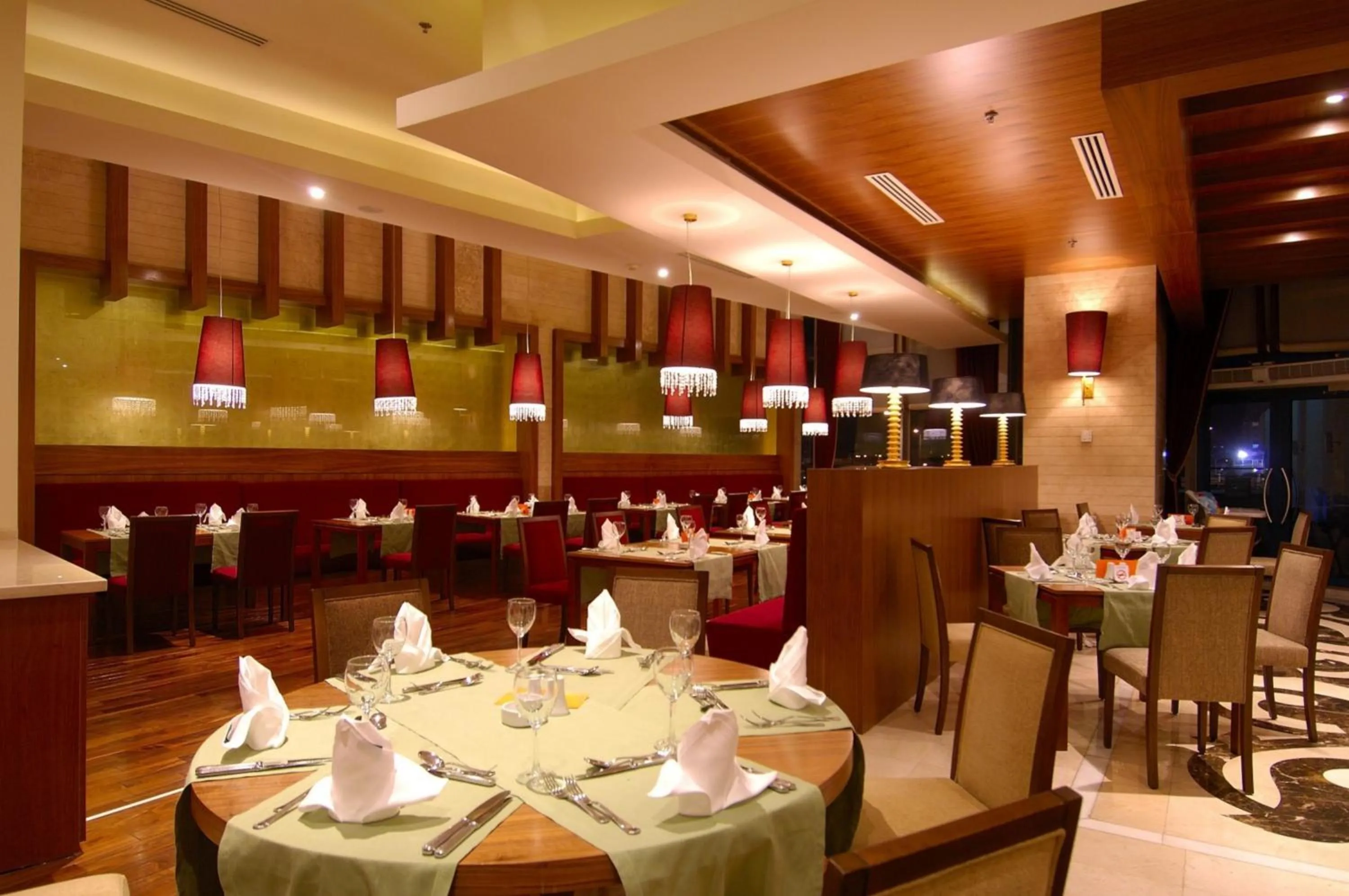 Restaurant/places to eat in Dedeman Konya Hotel Convention Center
