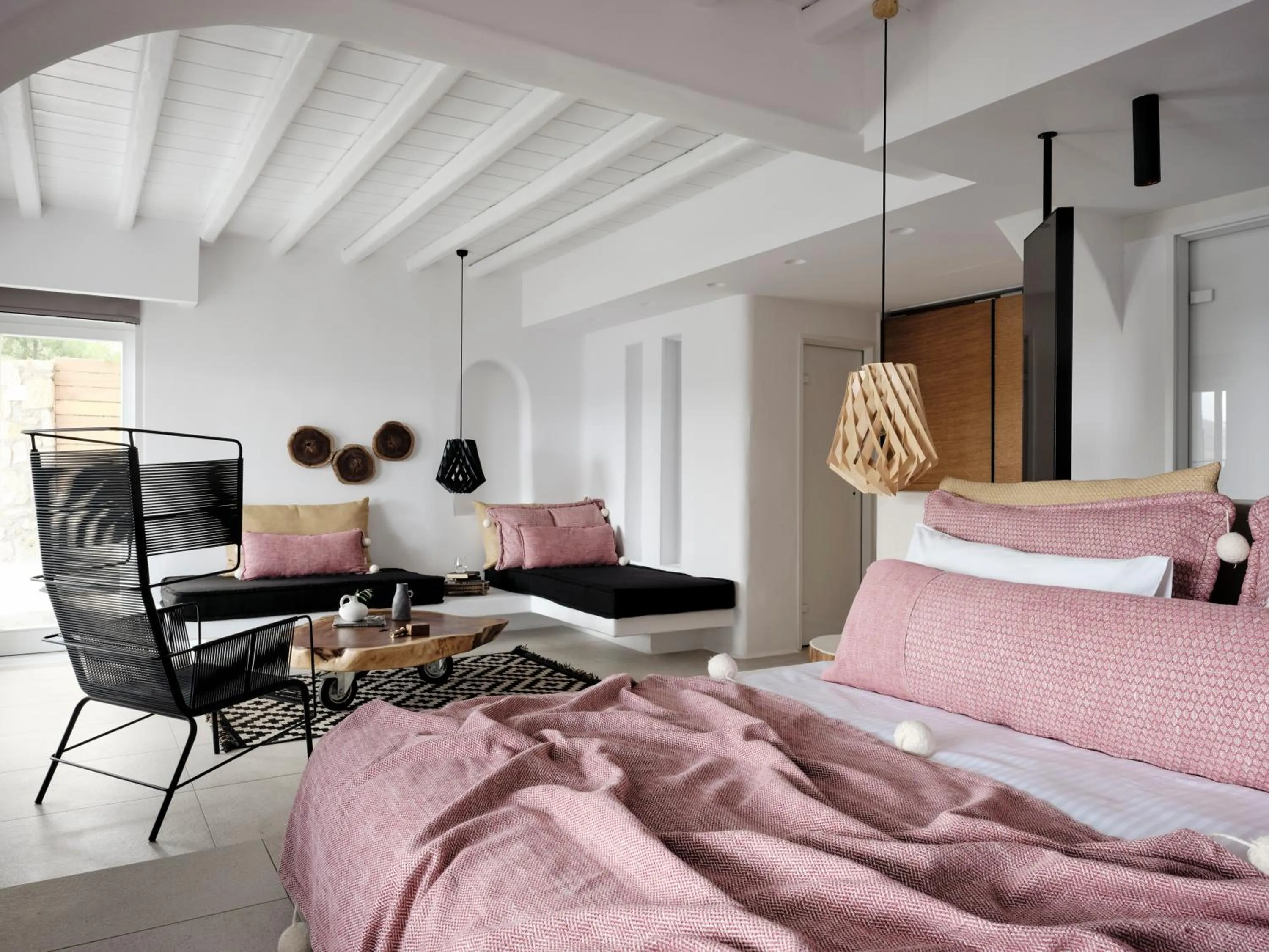 Seating area, Bed in Mykonos No5 Luxury Suites & Villas