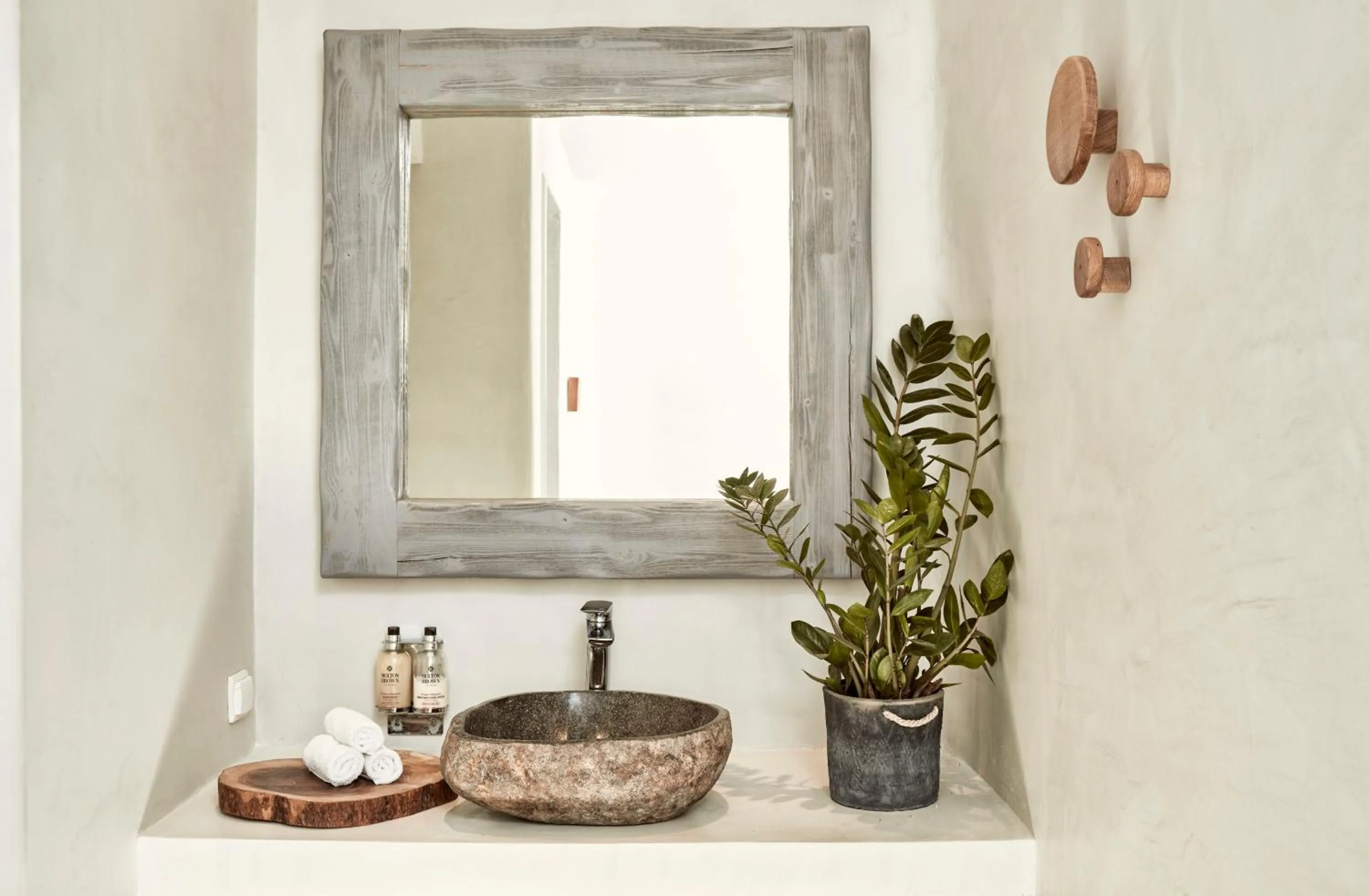 Bathroom in Mykonos No5 Luxury Suites & Villas