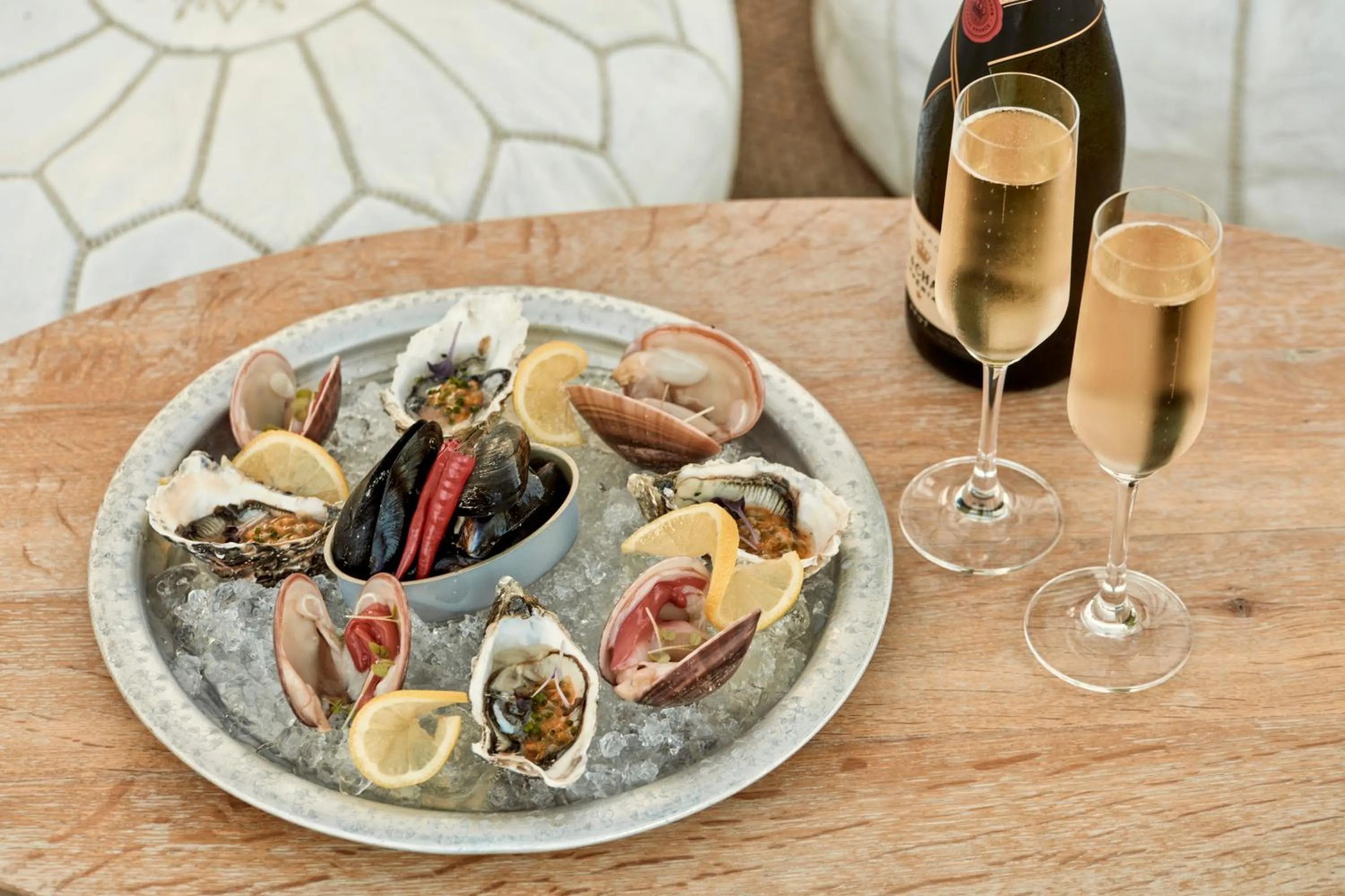 Meals in Mykonos No5 Luxury Suites & Villas