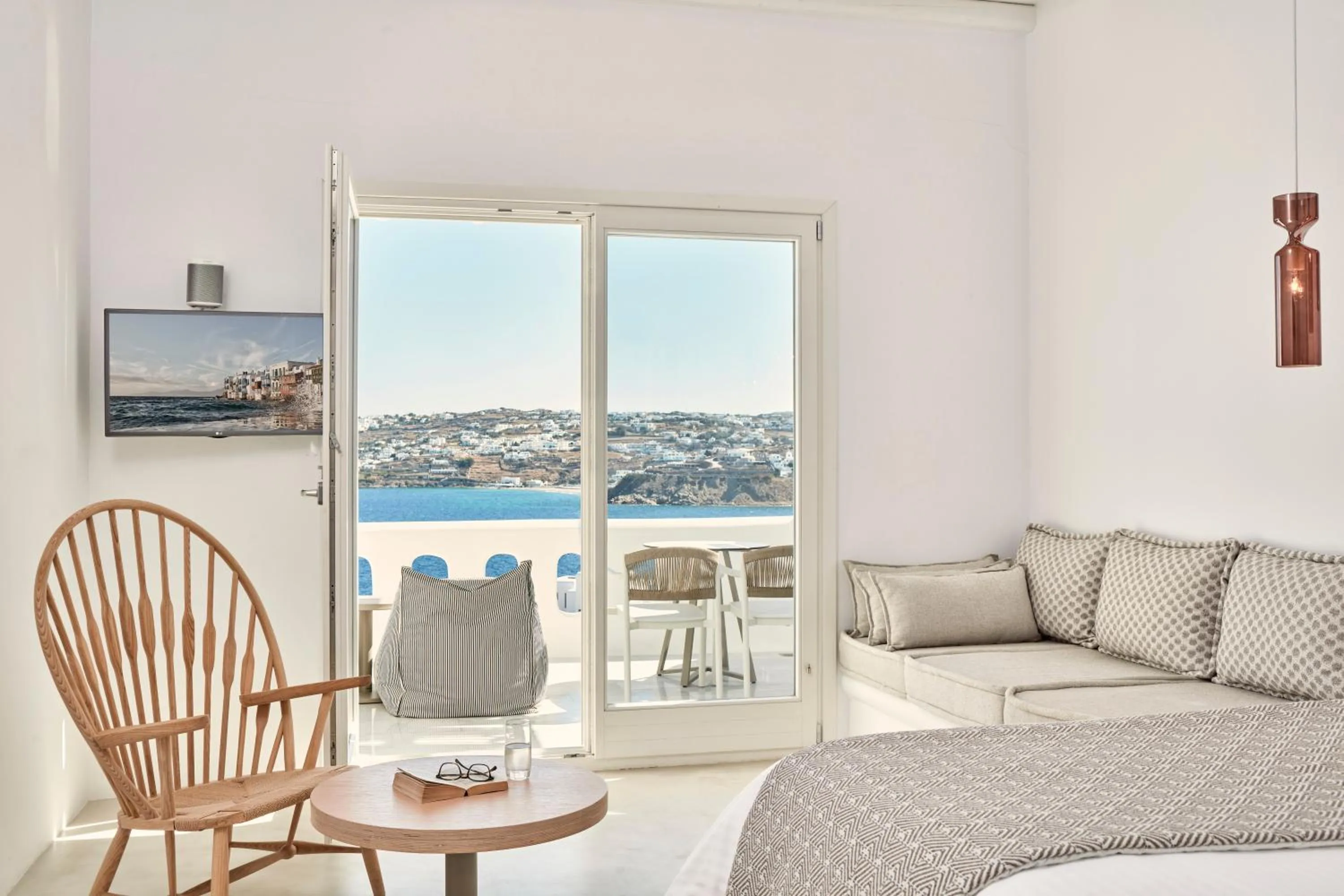 Bed in Mykonos No5 Luxury Suites & Villas