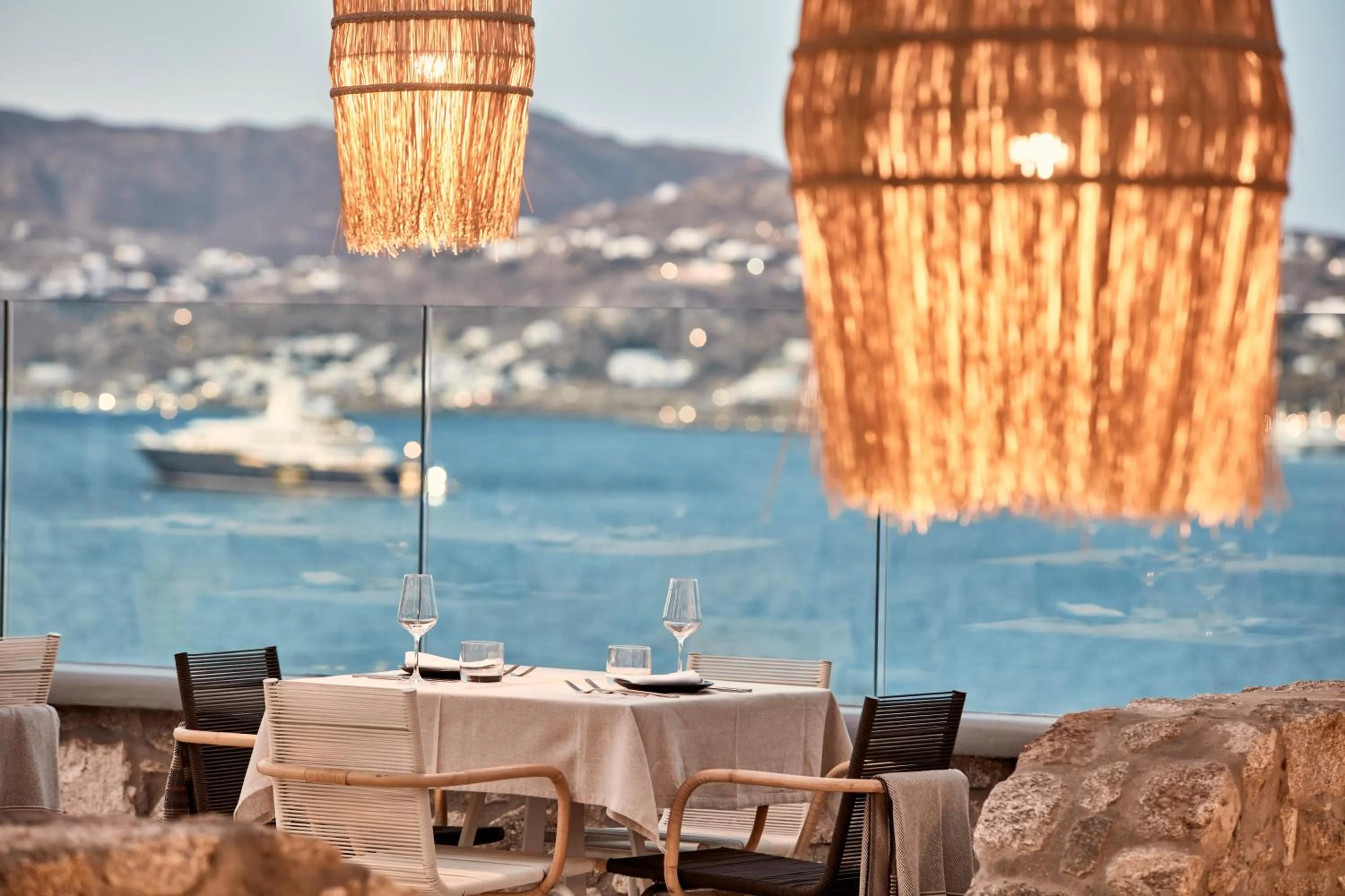 Restaurant/places to eat in Mykonos No5 Luxury Suites & Villas