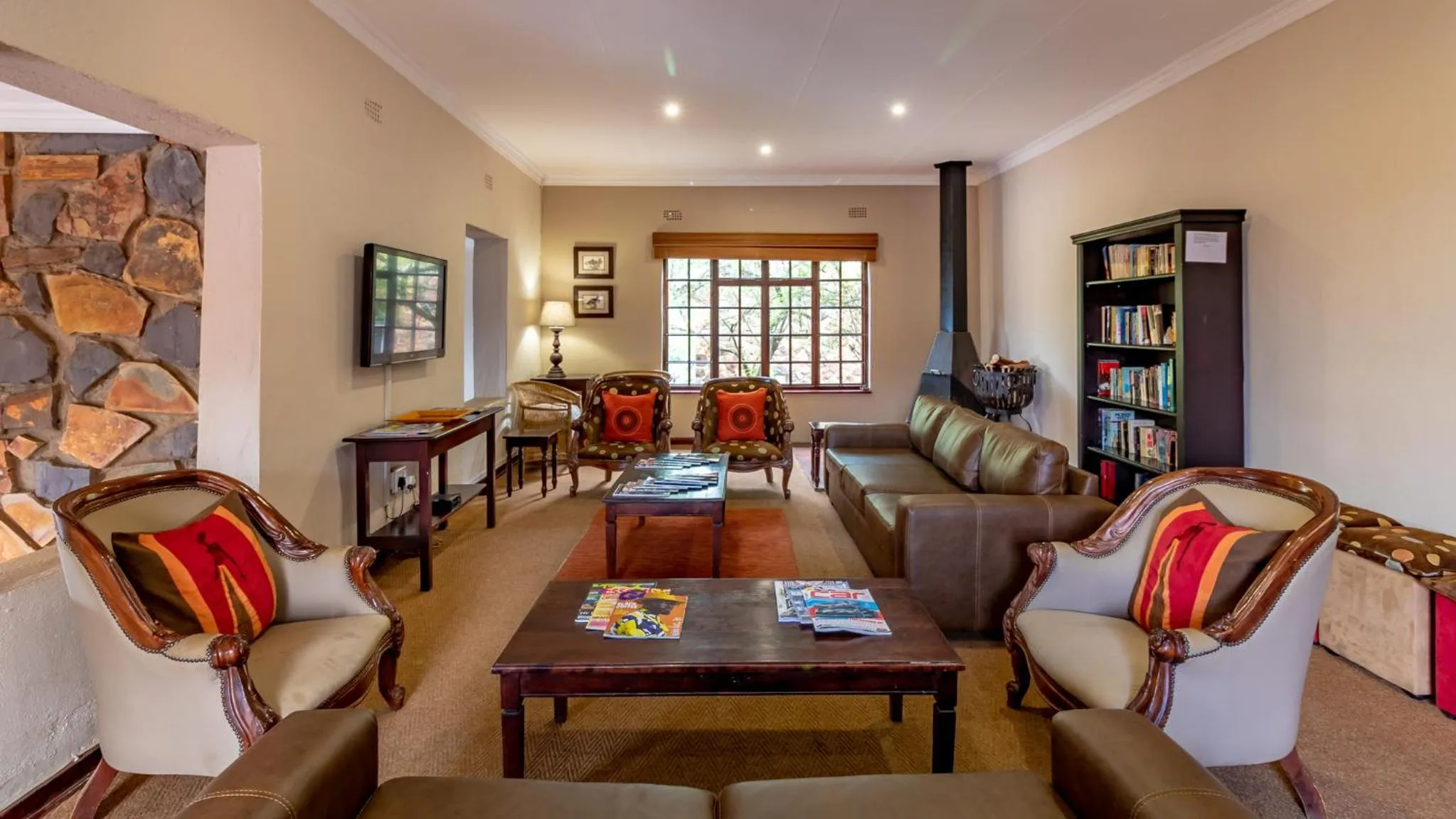 Communal lounge/ TV room in Misty Mountain