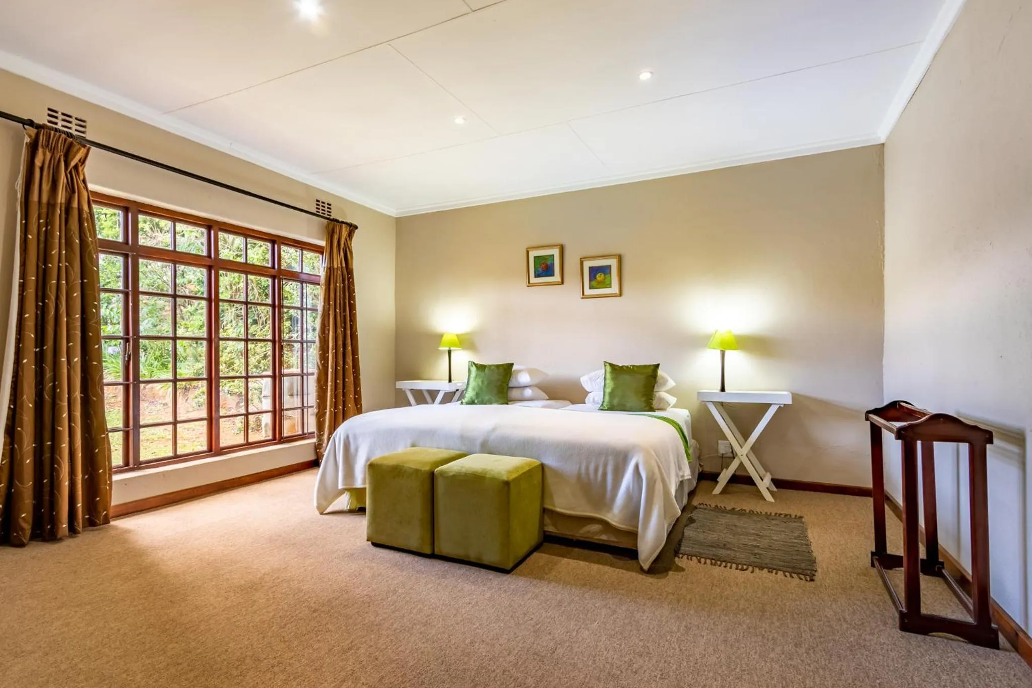 Bedroom, Bed in Misty Mountain