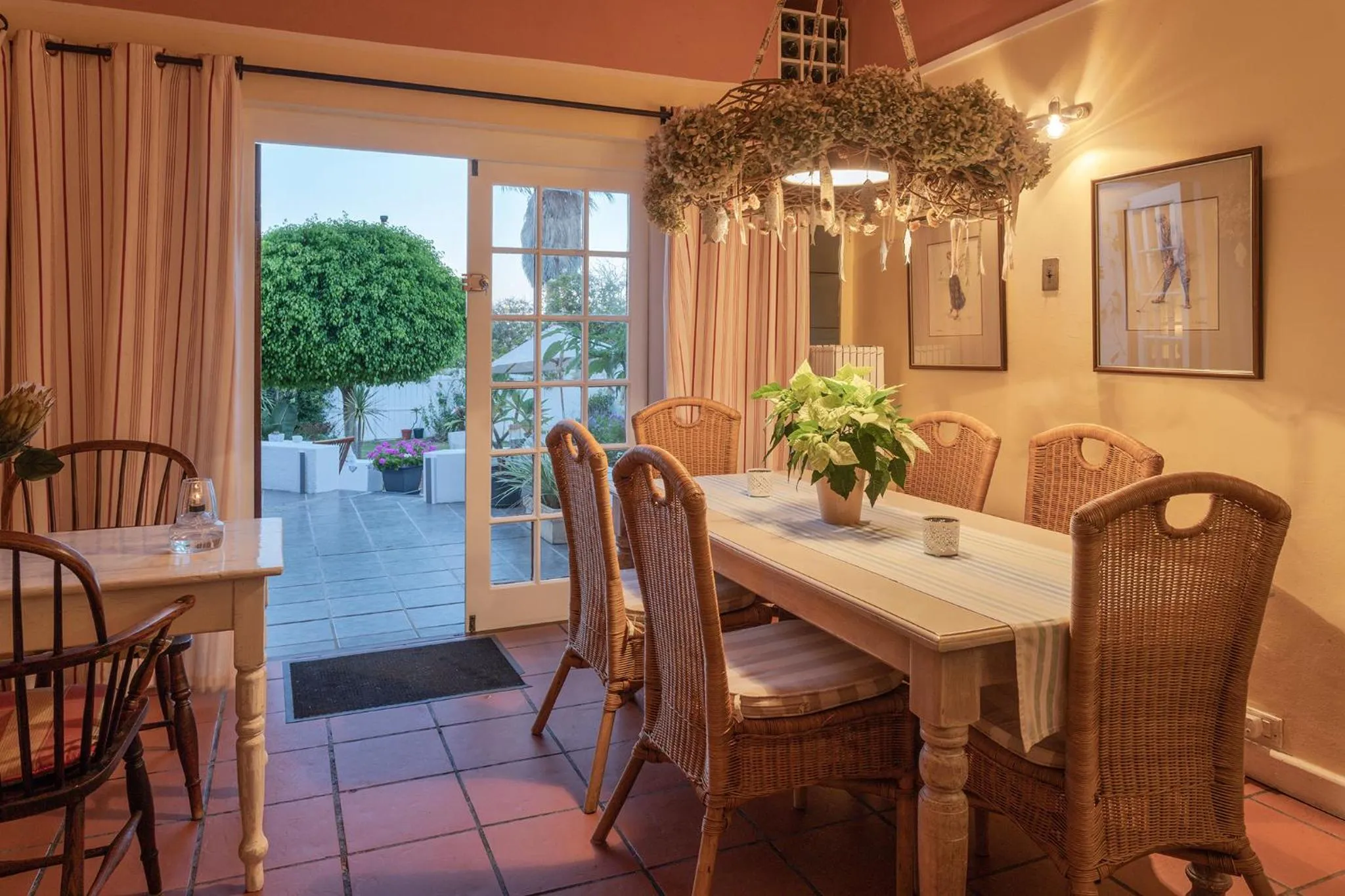 Breakfast in Walker Bay Manor Mansion PTY