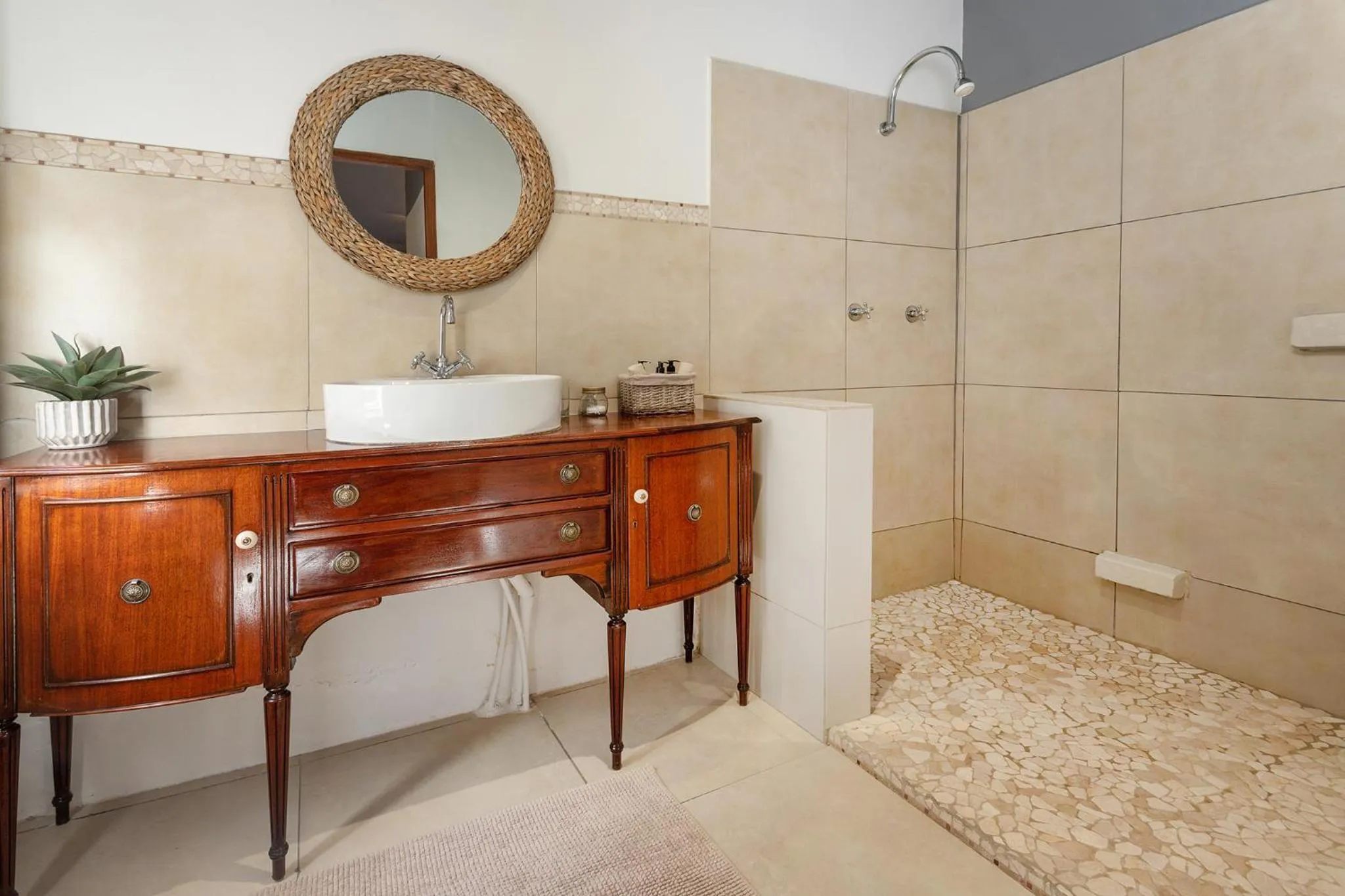 Bathroom in Walker Bay Manor Mansion PTY