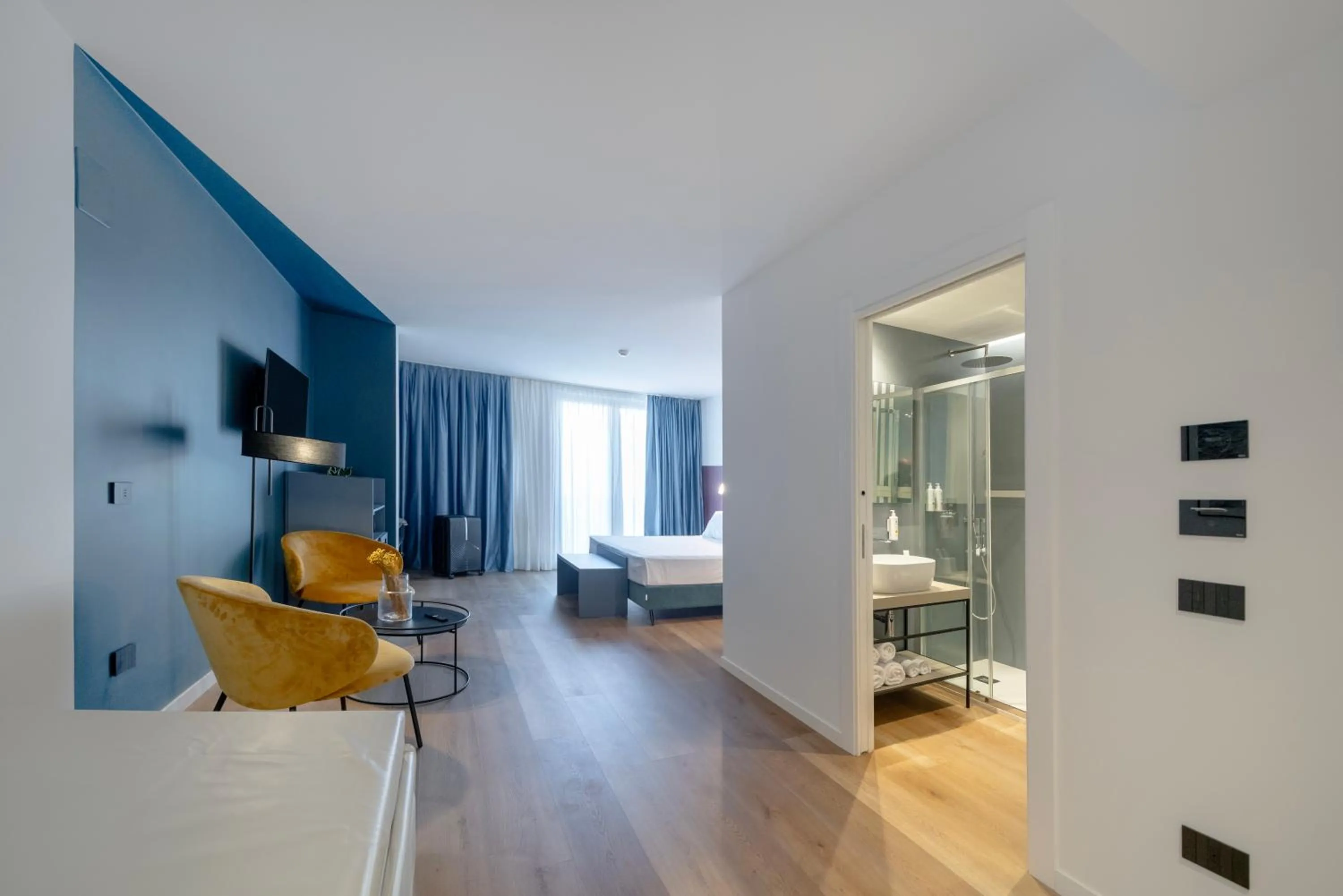 Photo of the whole room, Bed in BISCARDI Hotel