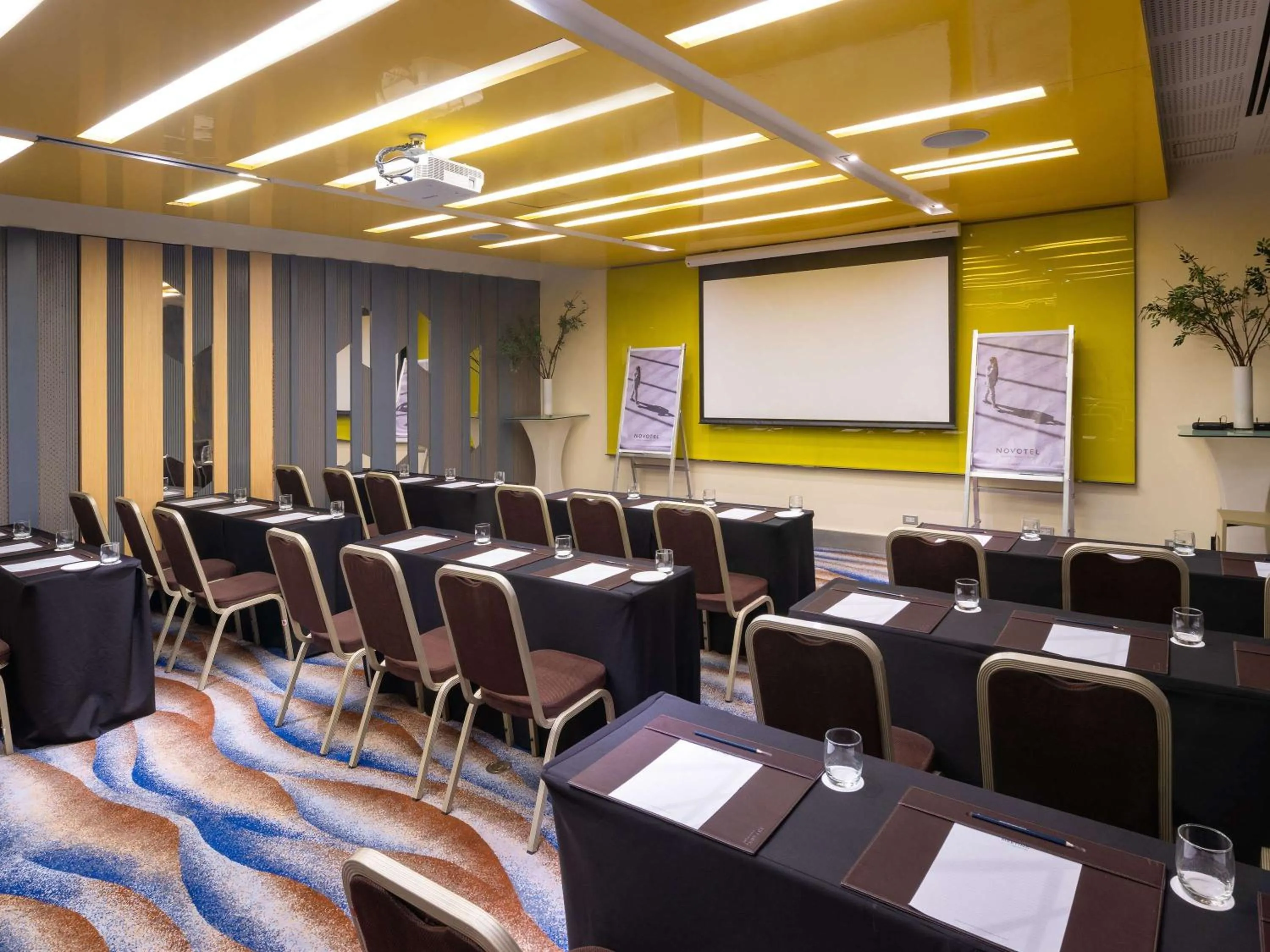 Meeting/conference room in Novotel Manila Araneta City Hotel