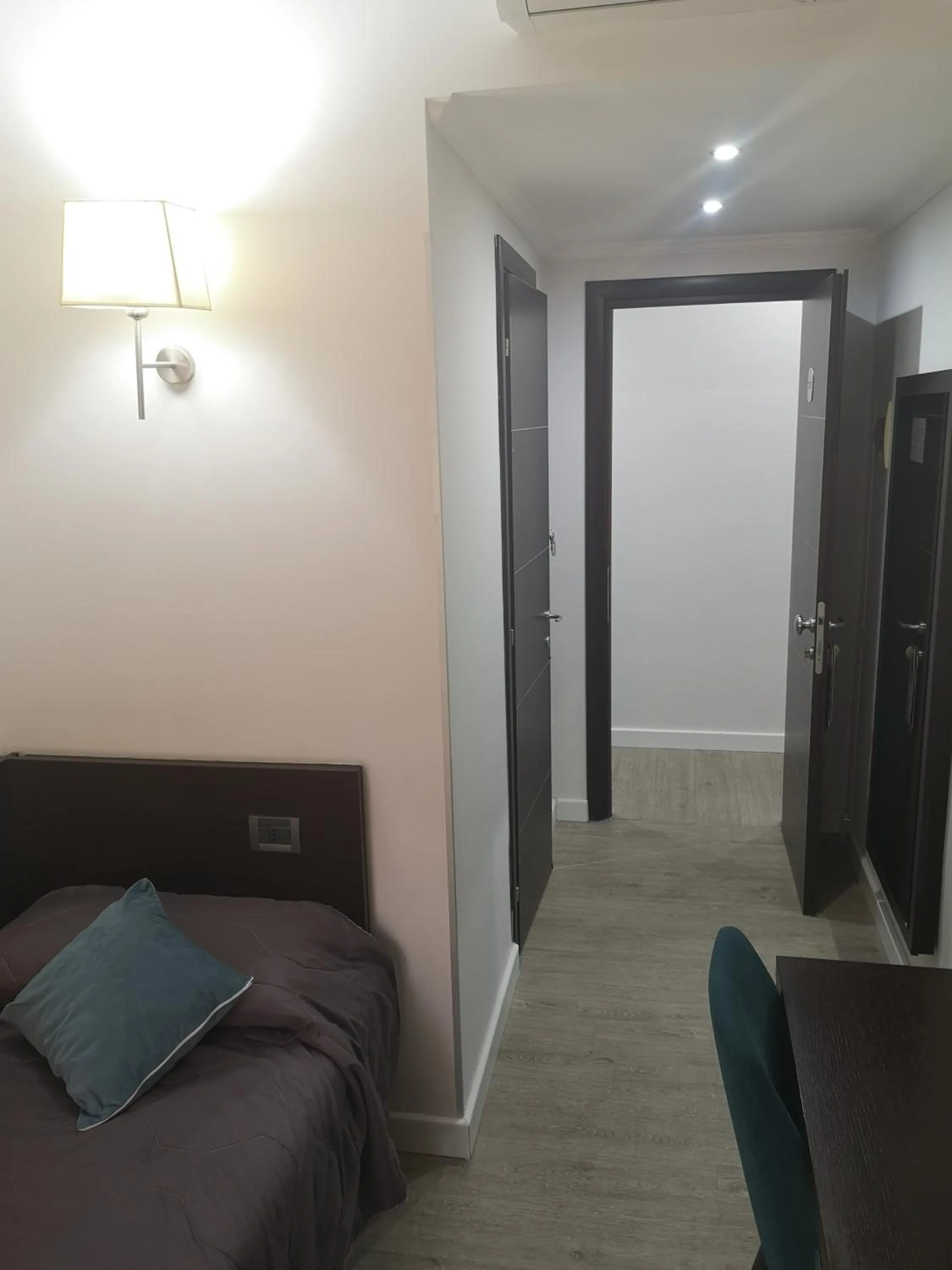 Facade/entrance in Seven Kings Relais