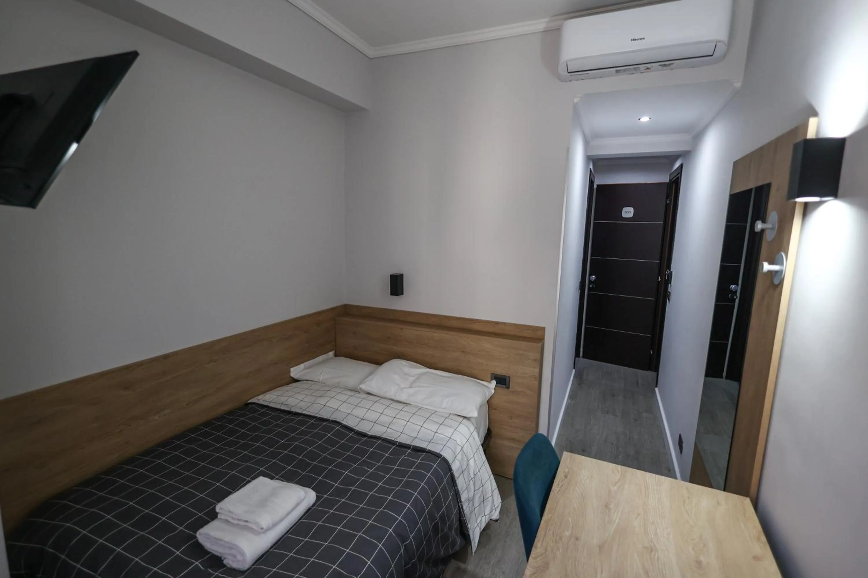 TV and multimedia in Seven Kings Relais