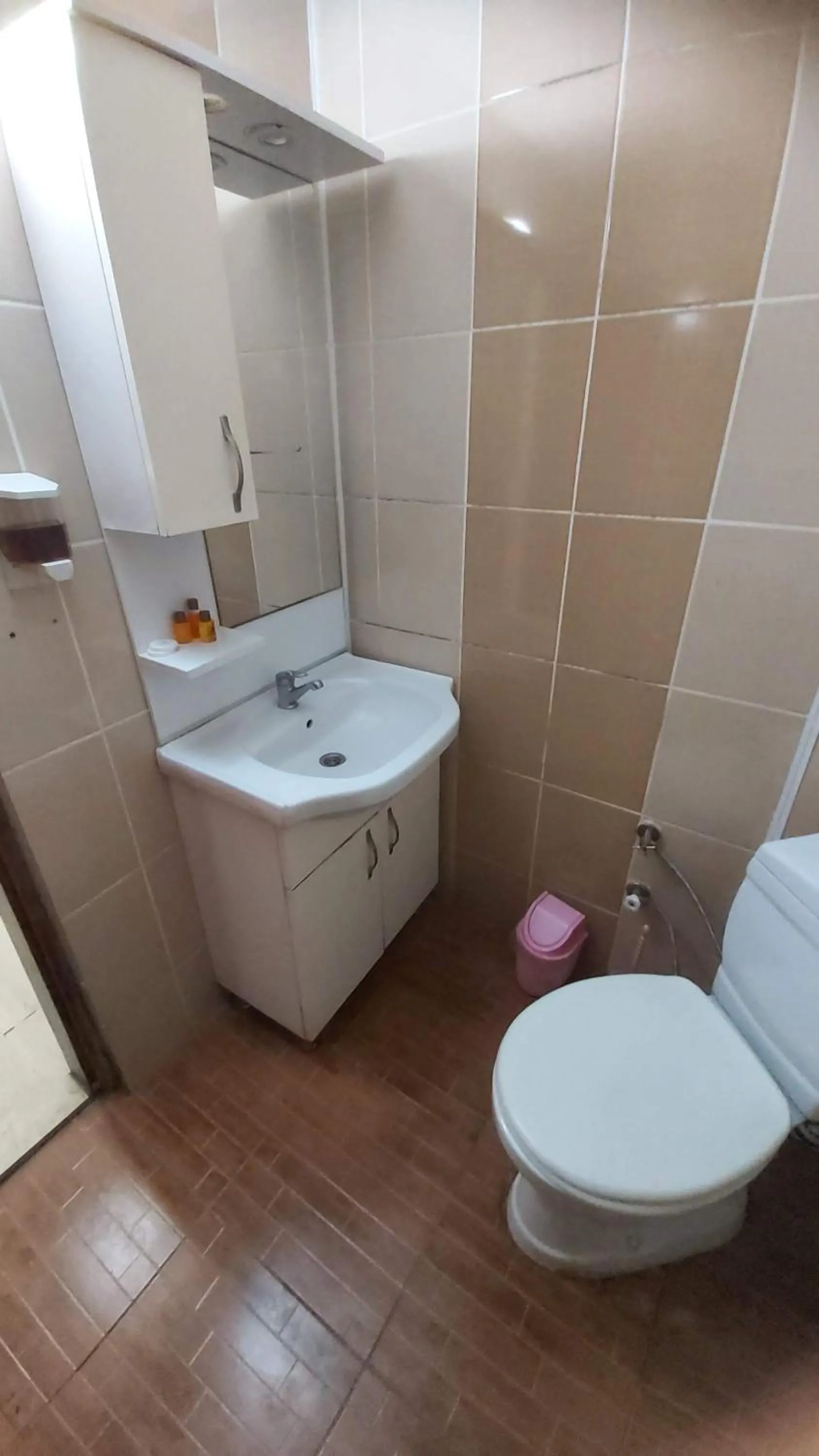 Shower in Dilmac Hotel