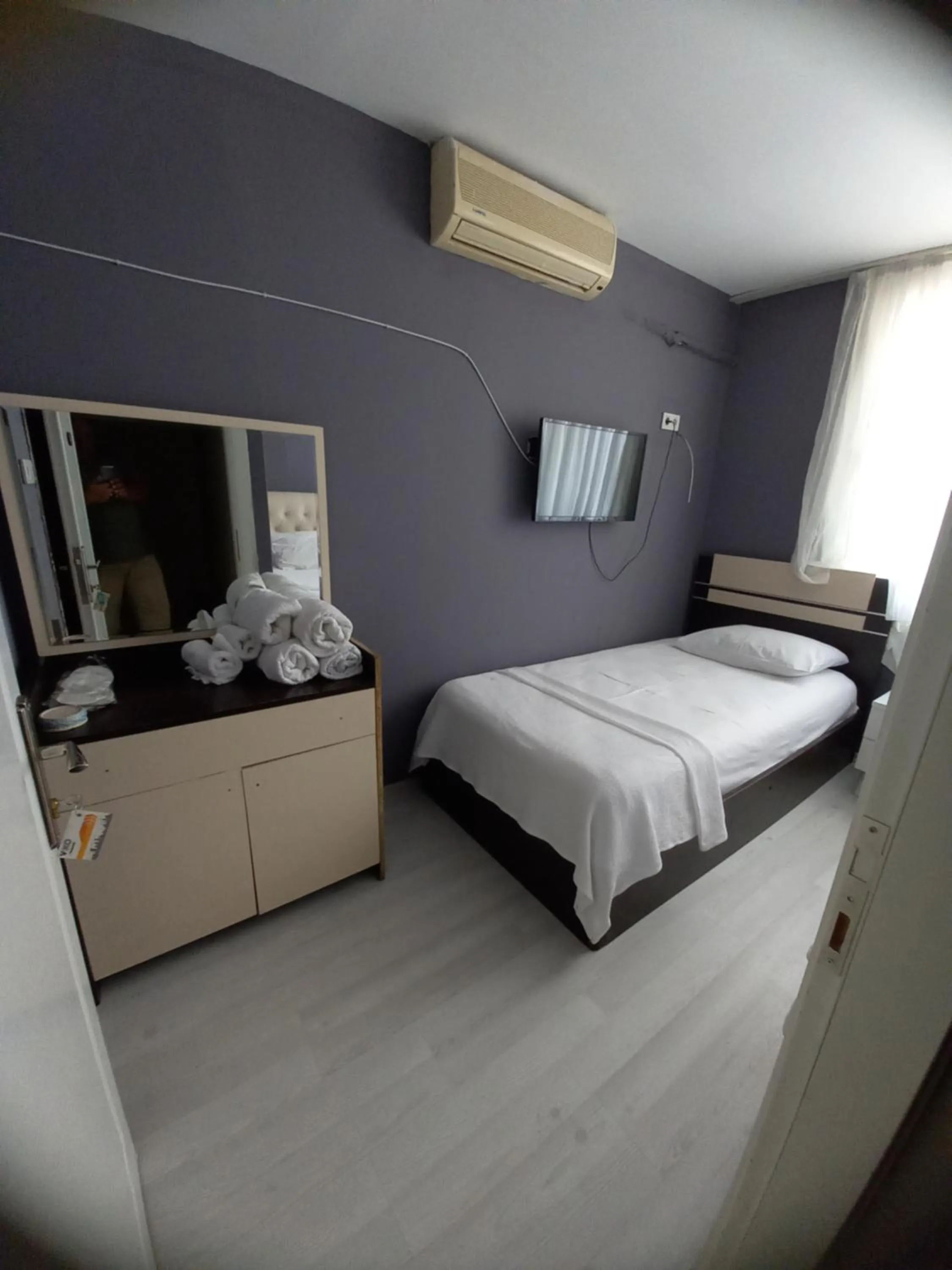 Photo of the whole room, Bed in Dilmac Hotel