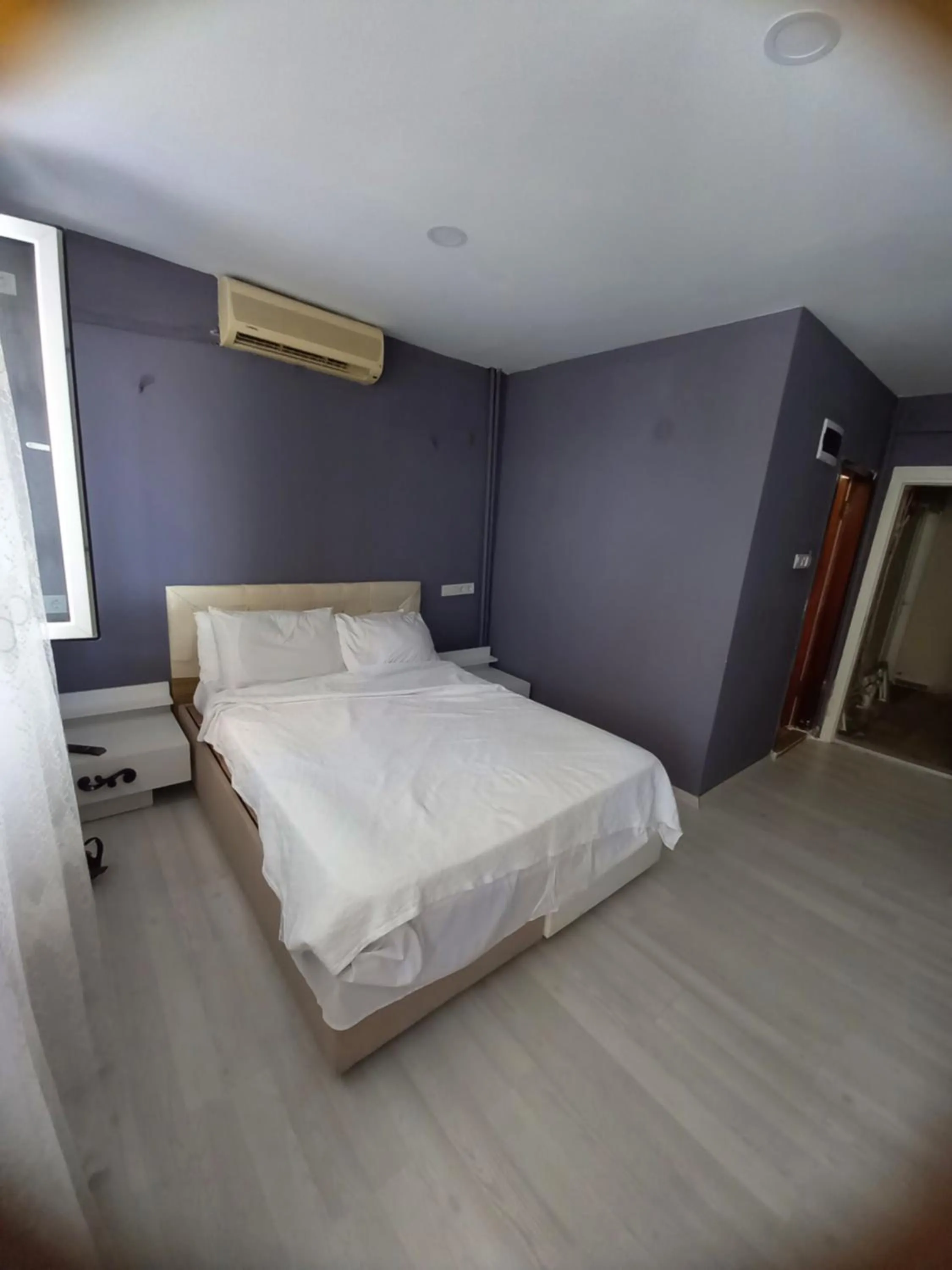 Photo of the whole room, Bed in Dilmac Hotel