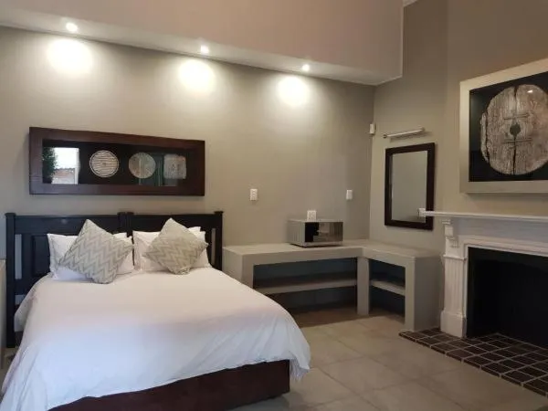 Bed in Izimbali Lodge and Restaurant