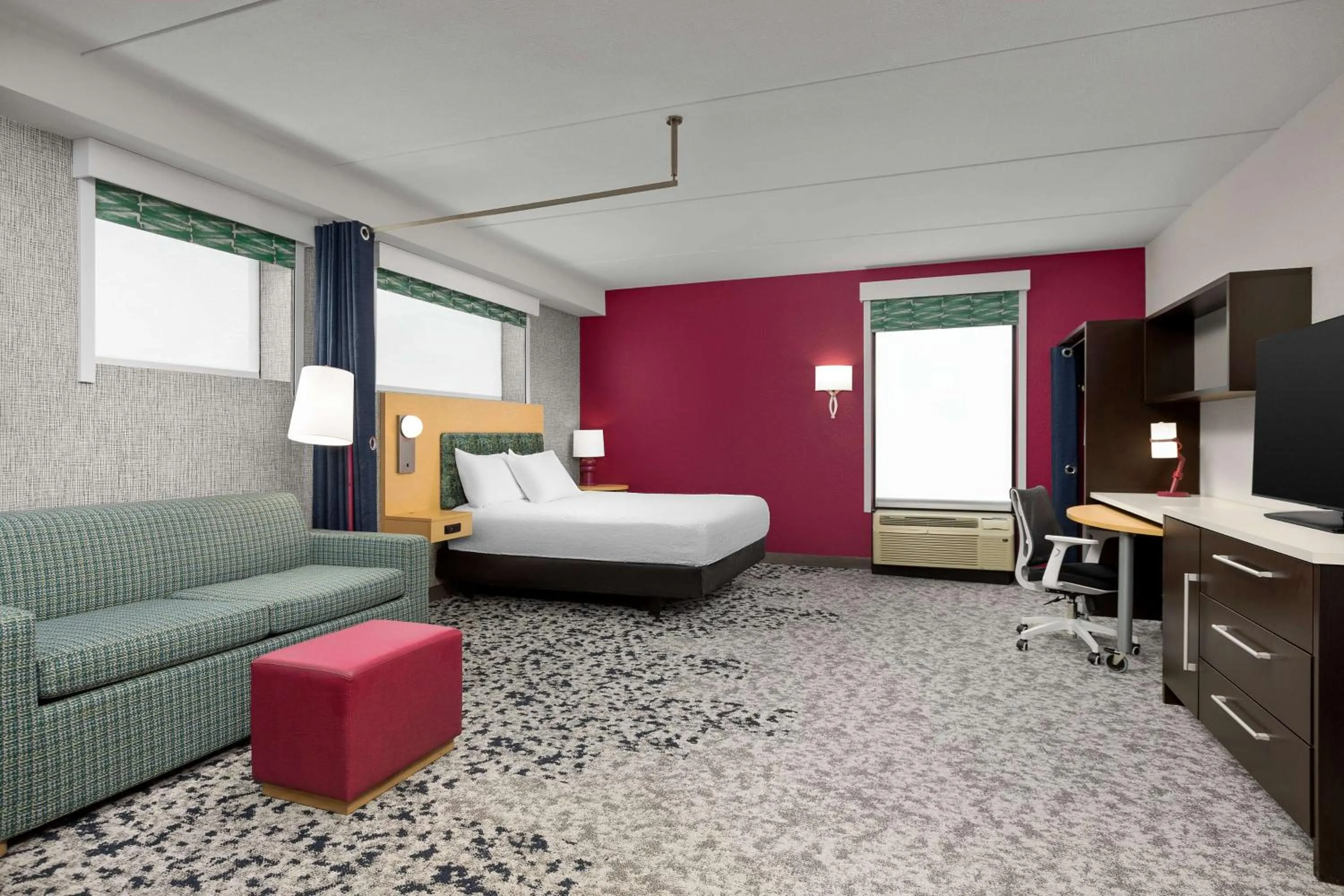 Living room, Bed in Home2 Suites by Hilton Knoxville West