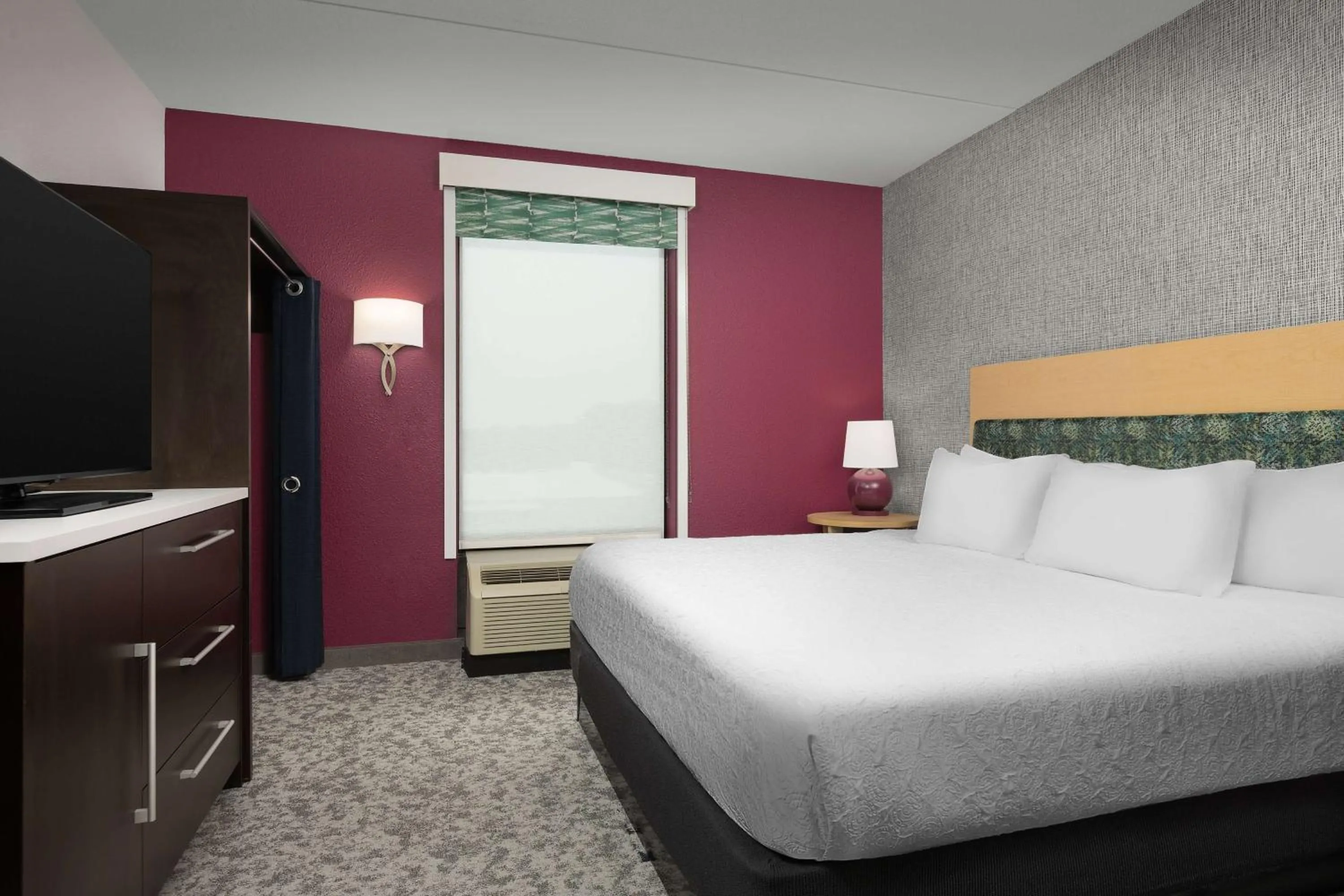 Bed in Home2 Suites by Hilton Knoxville West