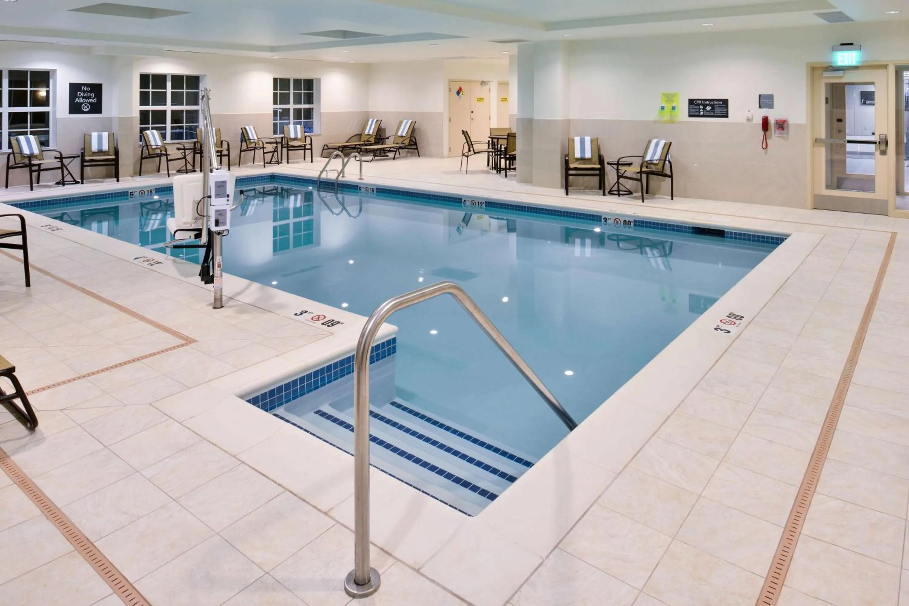 Pool view in Homewood Suites by Hilton Columbia/Laurel