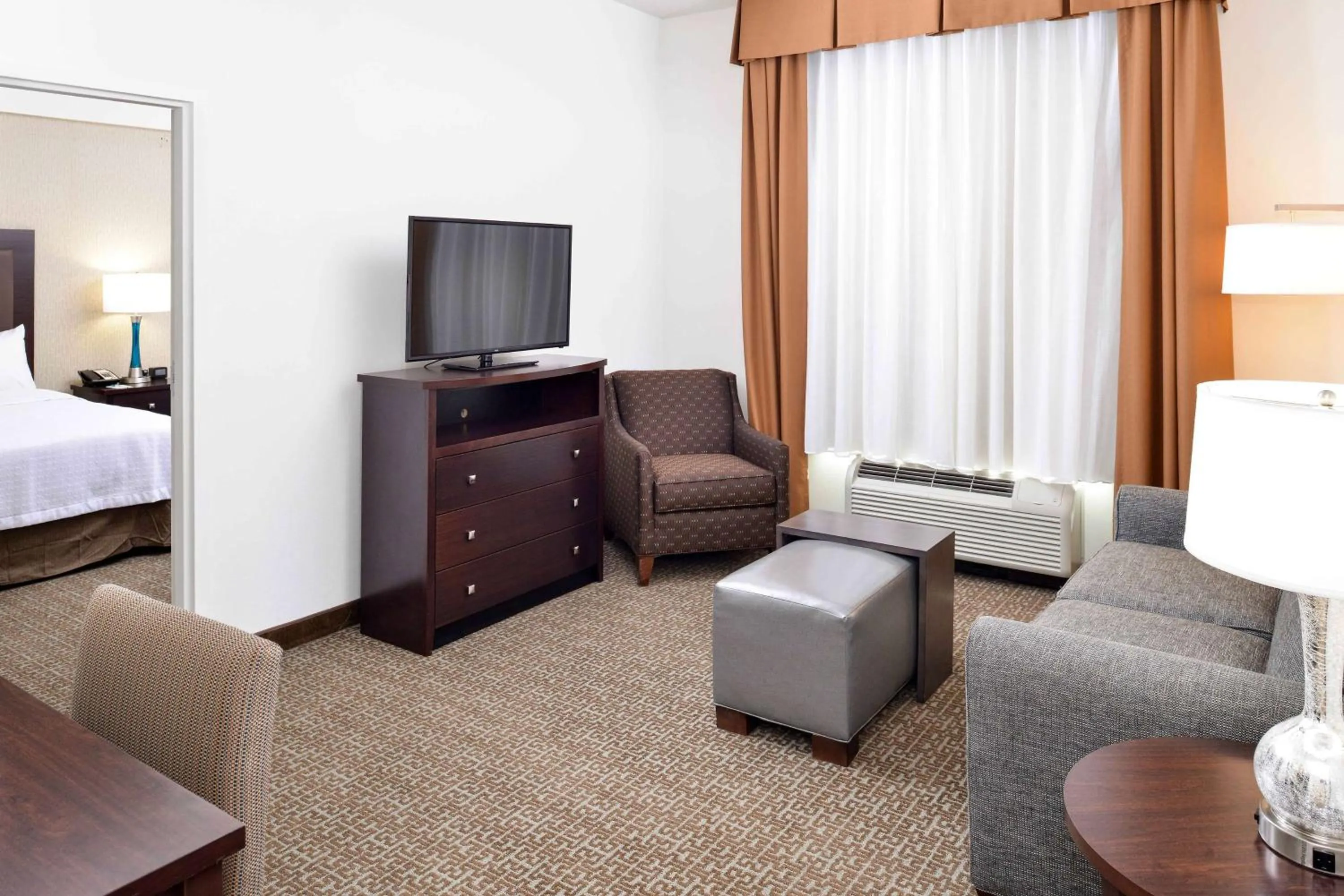 Living room, Bed in Homewood Suites by Hilton Columbia/Laurel