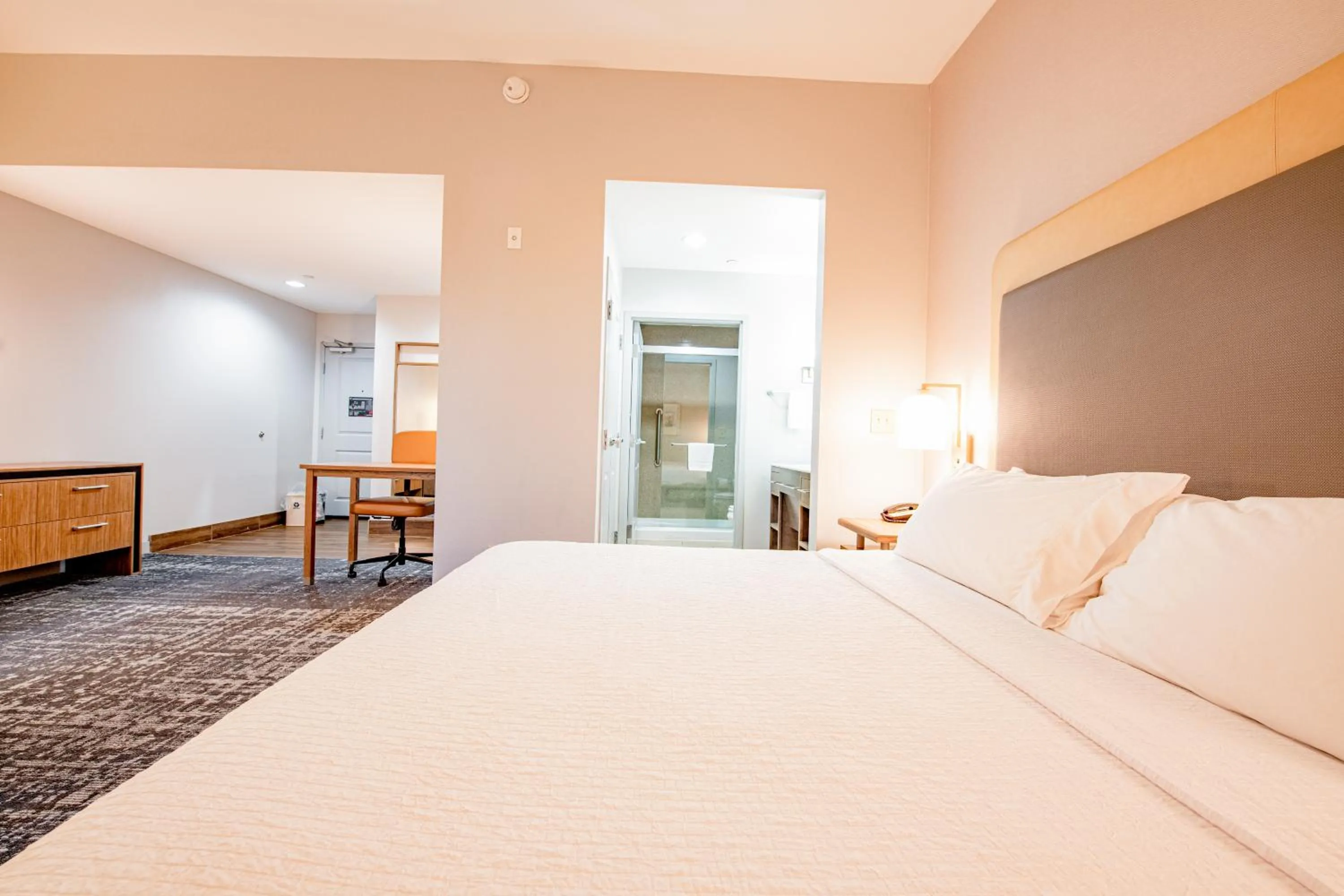 Bed in Homewood Suites by Hilton Houma