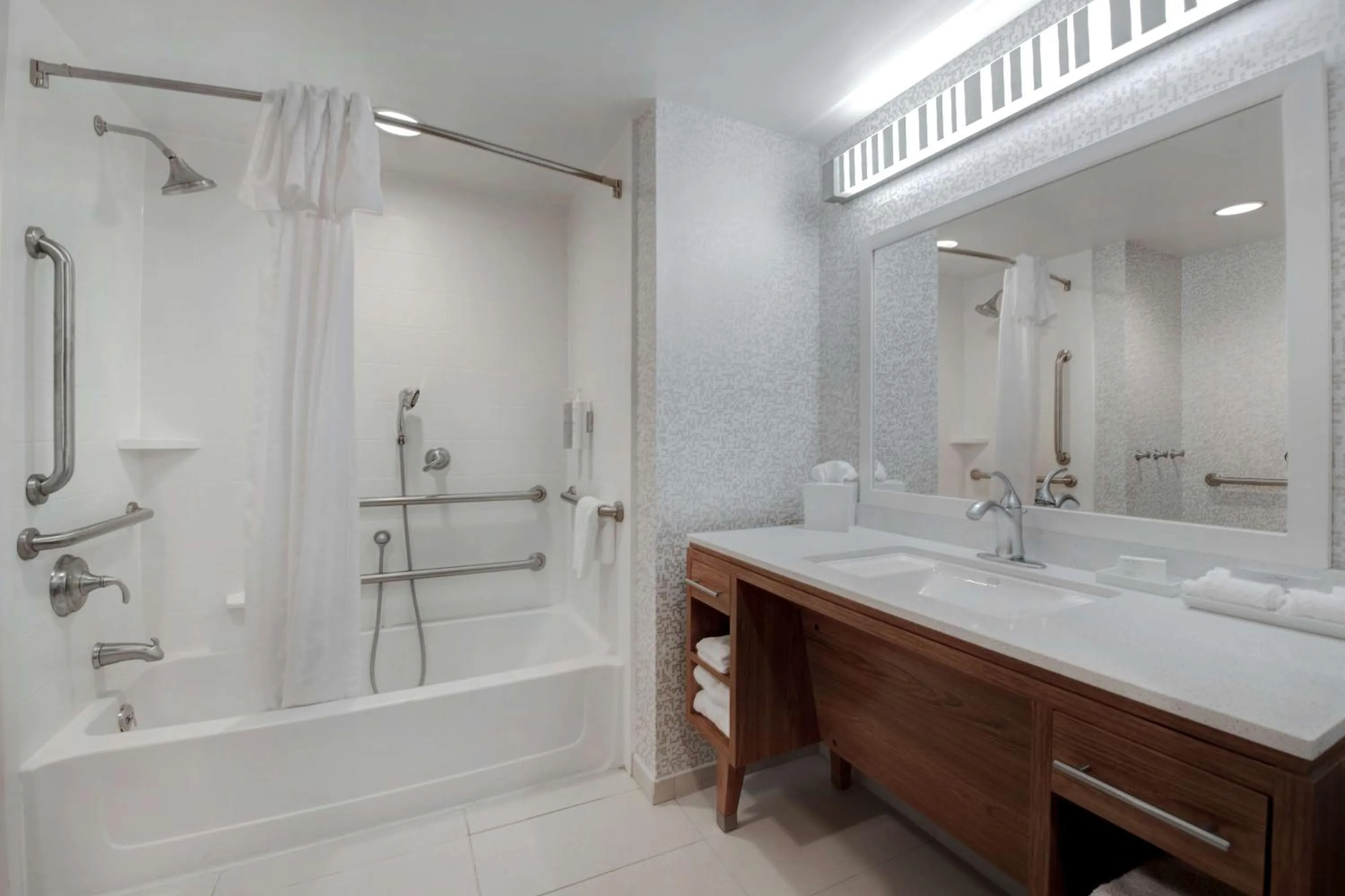 Bathroom in Home2 Suites by Hilton Tuscaloosa Downtown University Boulevard