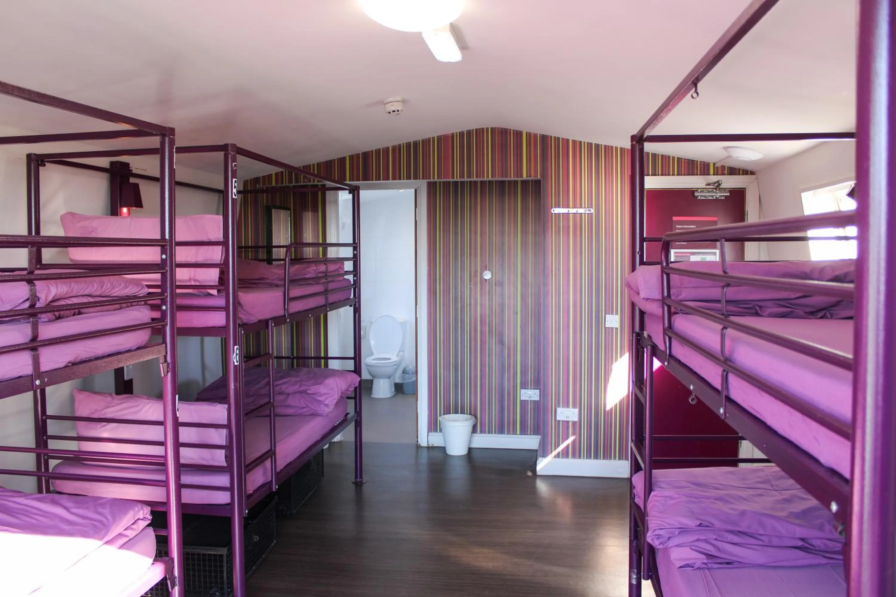 Bedroom, Bed in Safestay London Kensington Holland Park