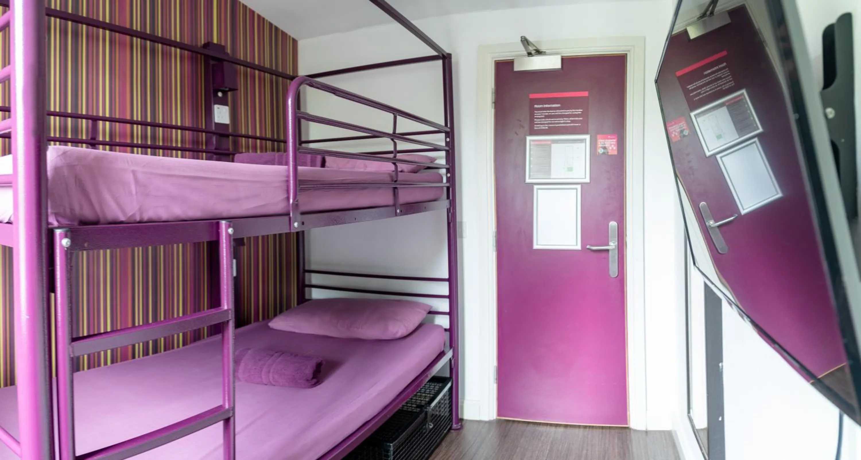 bunk bed, Bed in Safestay London Kensington Holland Park