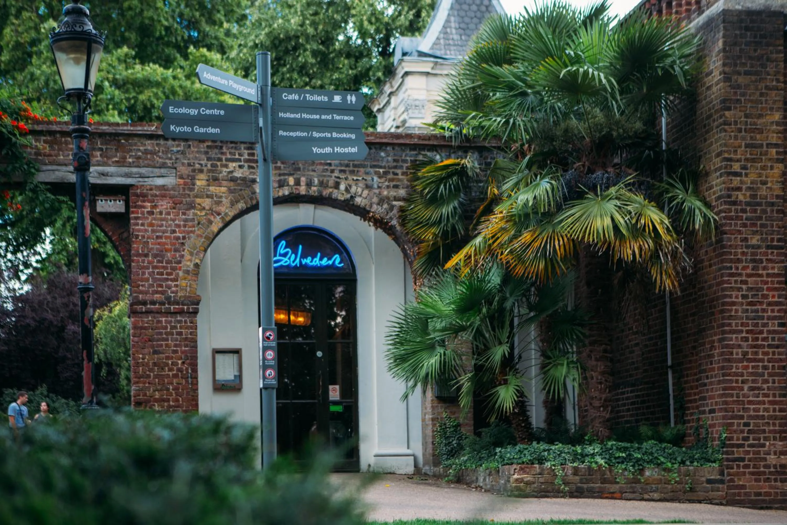 Neighbourhood in Safestay London Kensington Holland Park